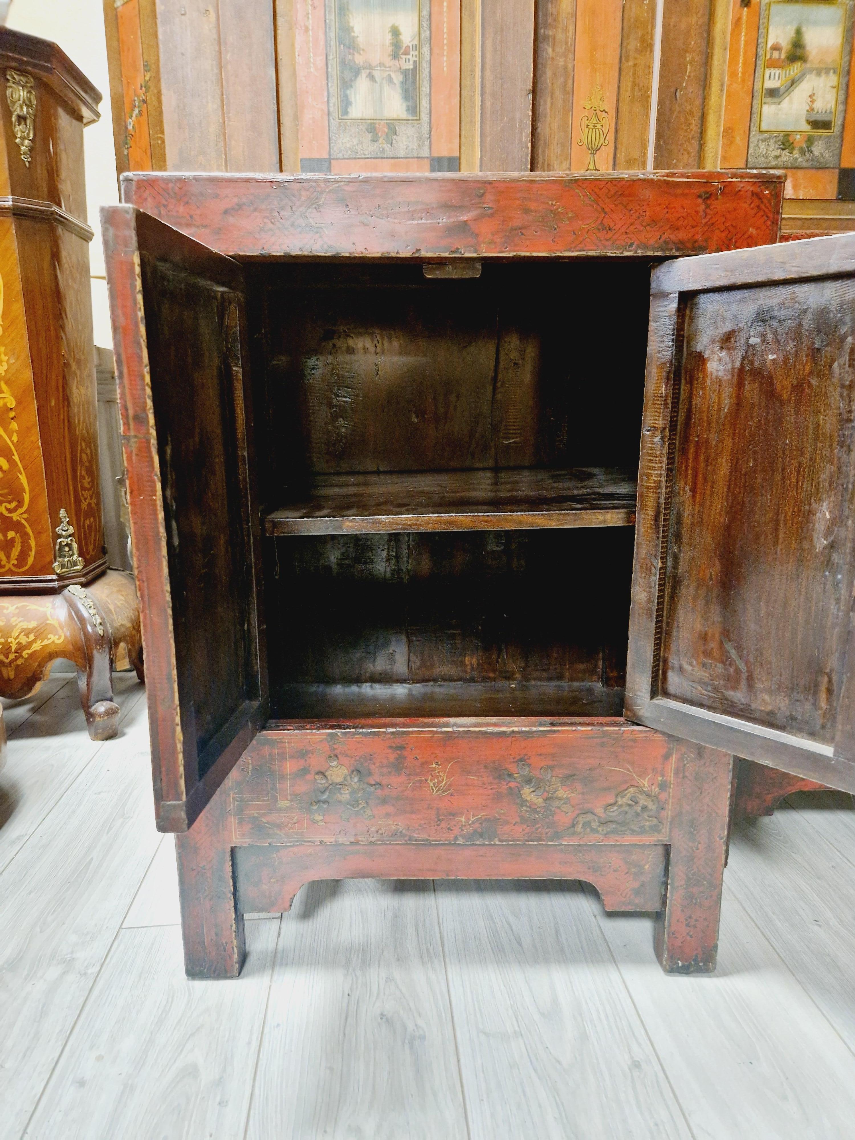 Antique Pair of Chinese Qing Dynasty Nightstands 4