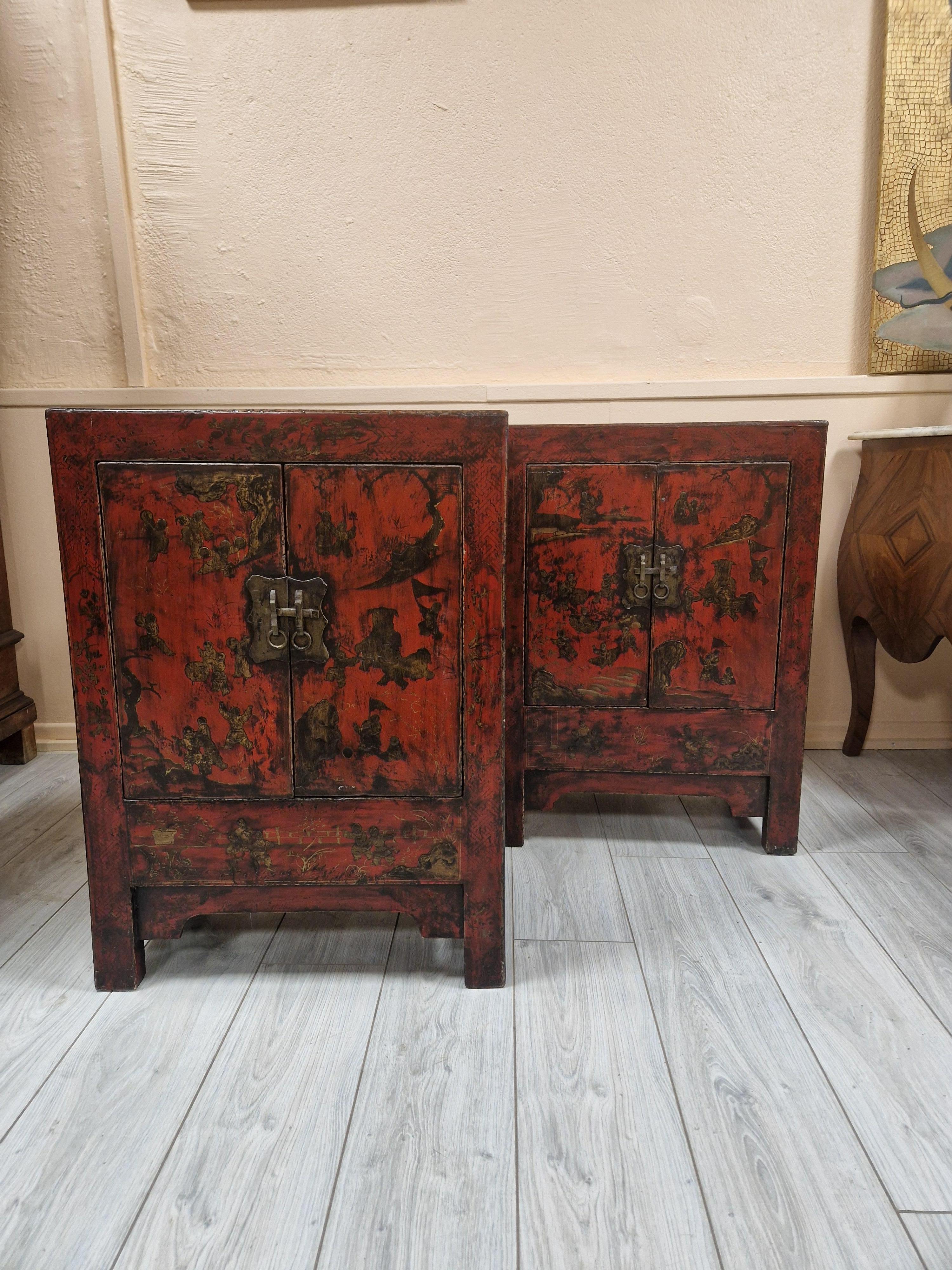Lacquered Antique Pair of Chinese Qing Dynasty Nightstands
