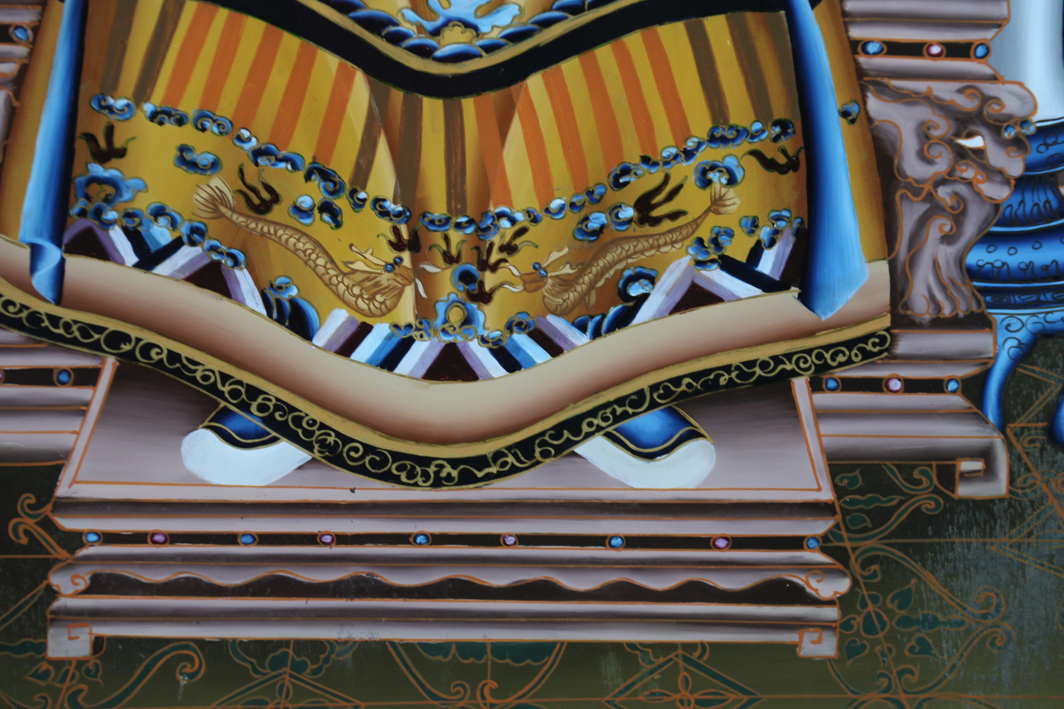 Ancienne paire de tableaux chinois peints à l'envers, l'empereur et l'impératrice C 1920 en vente 7
