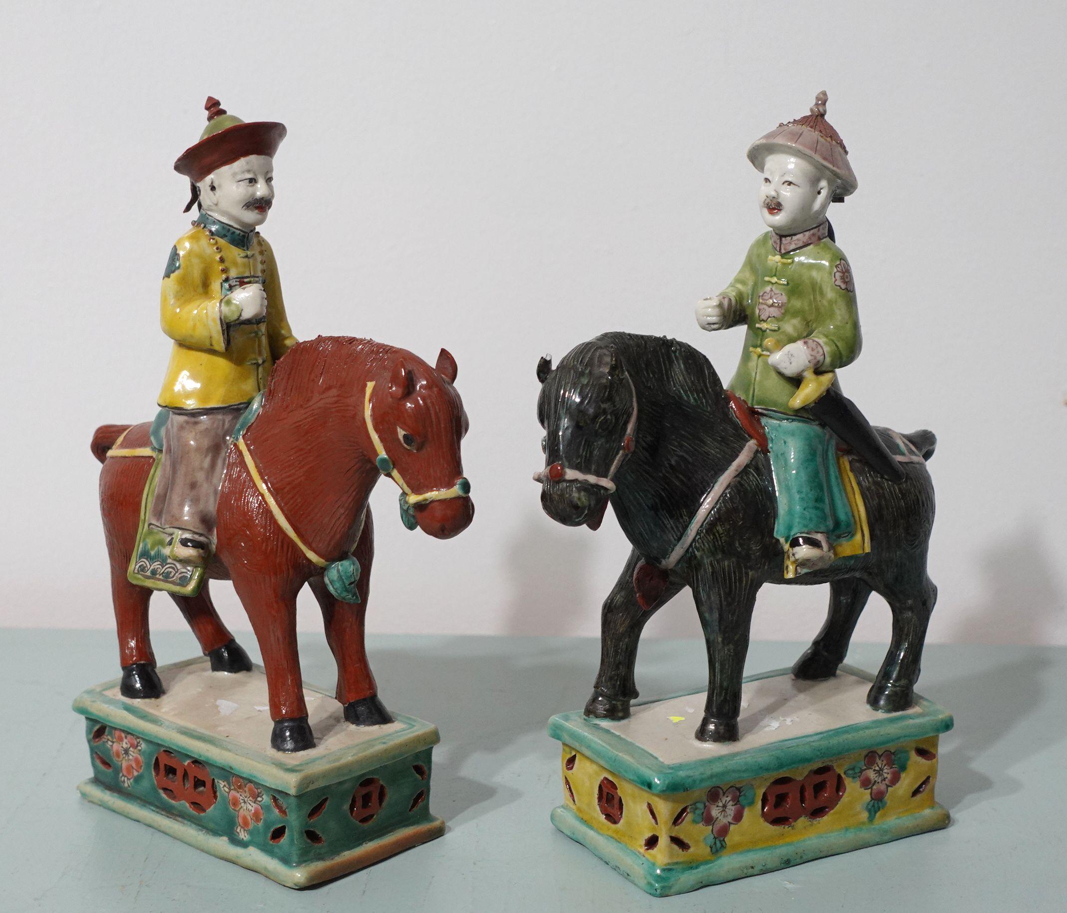 Antique Pair of Chinese Su Sanci Glazed Horse Figure and Men, from 19th Century.
One with a small missing piece, please see the last photo, the black horse on the back blanket below the man's booth.





