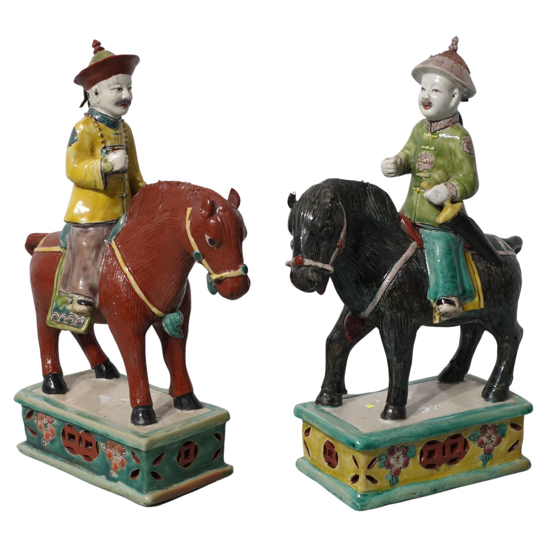 Antikes Paar chinesischer Su Sanci-Glasurierte Pferdefiguren und Männer, 19. Jahrhundert