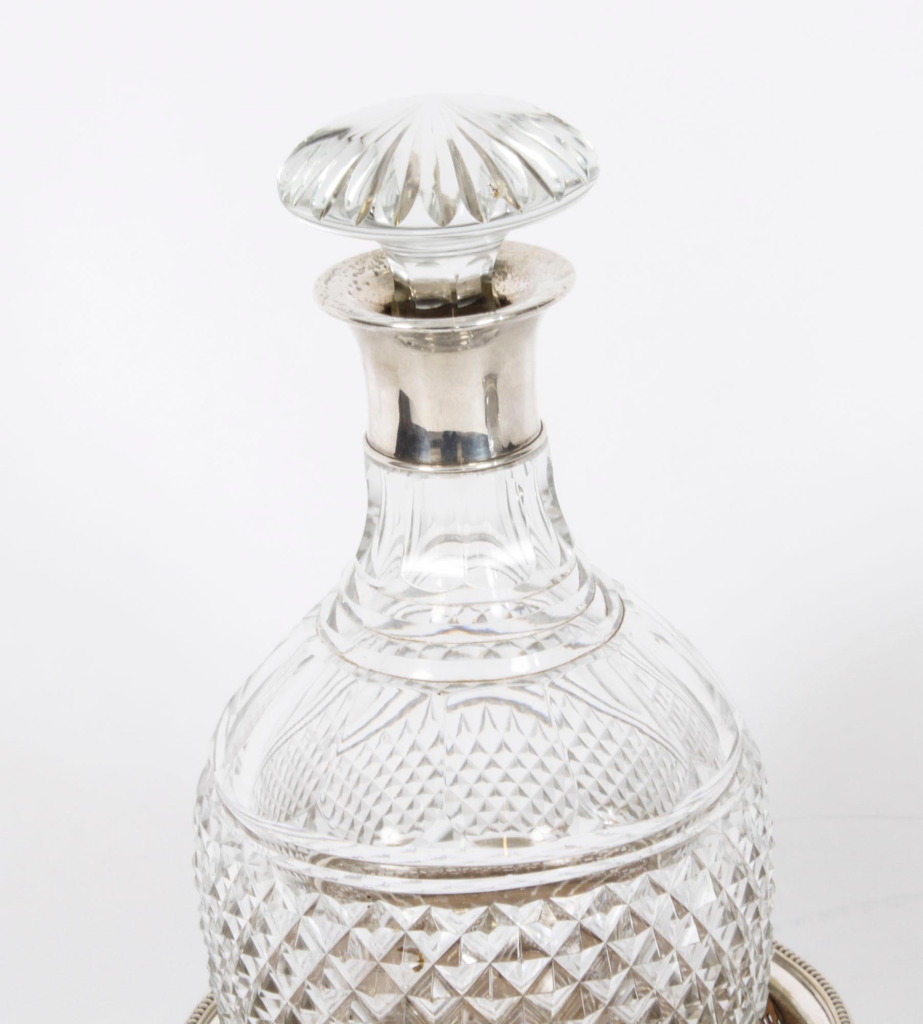 Antique Pair of Cut Crystal Glass Decanters Coaster set 19th Century In Good Condition In London, GB