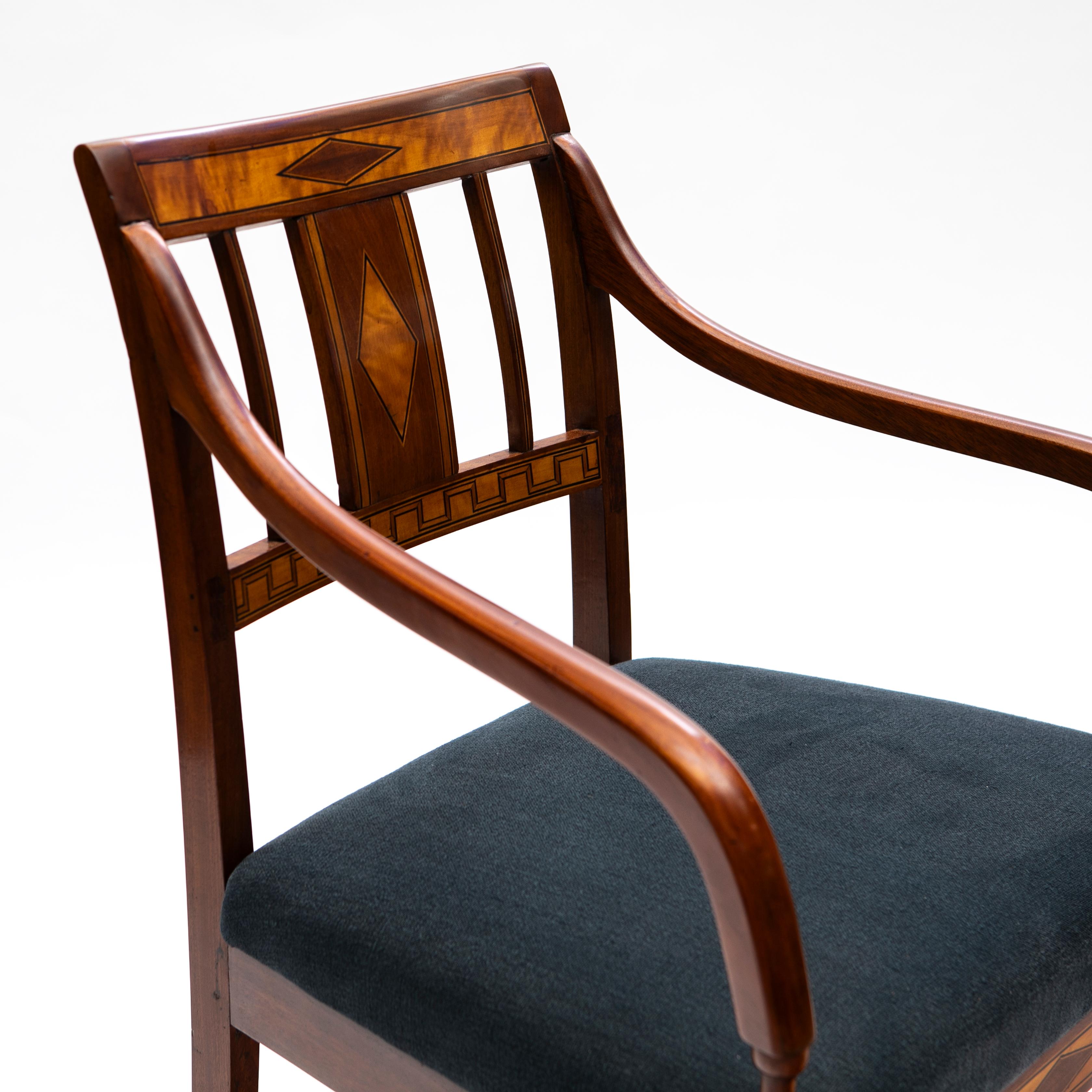 Paar dänische Empire-Mahagoni-Stühle aus Mahagoni mit Intarsien im Angebot 2