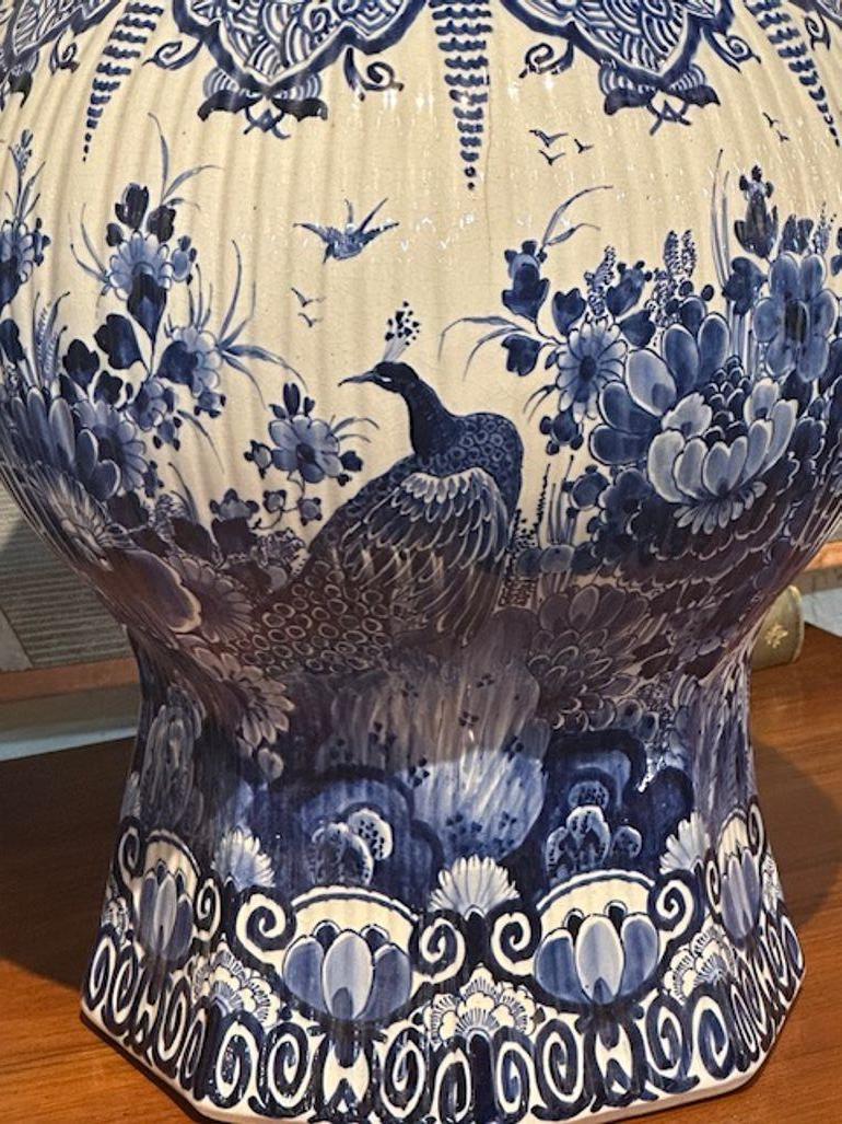 Antike Vasen mit Deckel aus blauem Delfter Porzellan im Zustand „Gut“ im Angebot in Dallas, TX