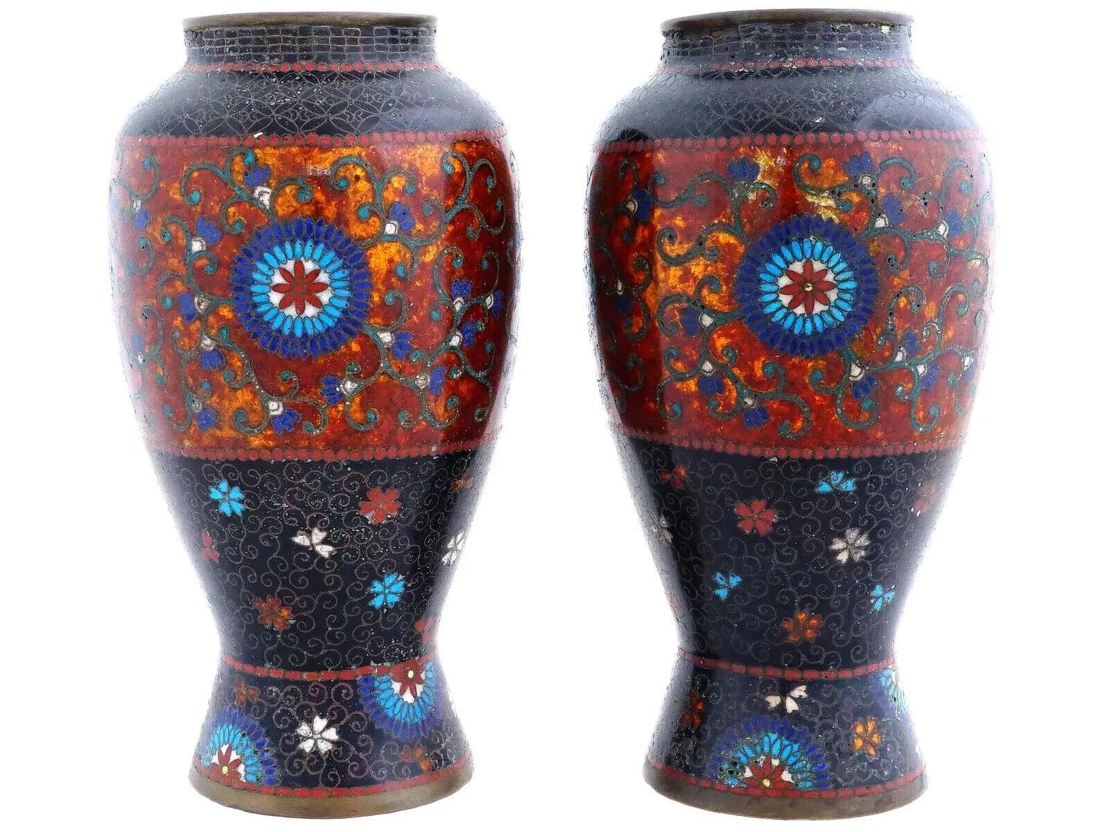 Antikes Paar japanischer Cloisonné-Emaille-Vasen aus der frühen Meiji-Zeit der Namikawa-Schule, Namikawa-Schule (Meiji-Periode) im Angebot