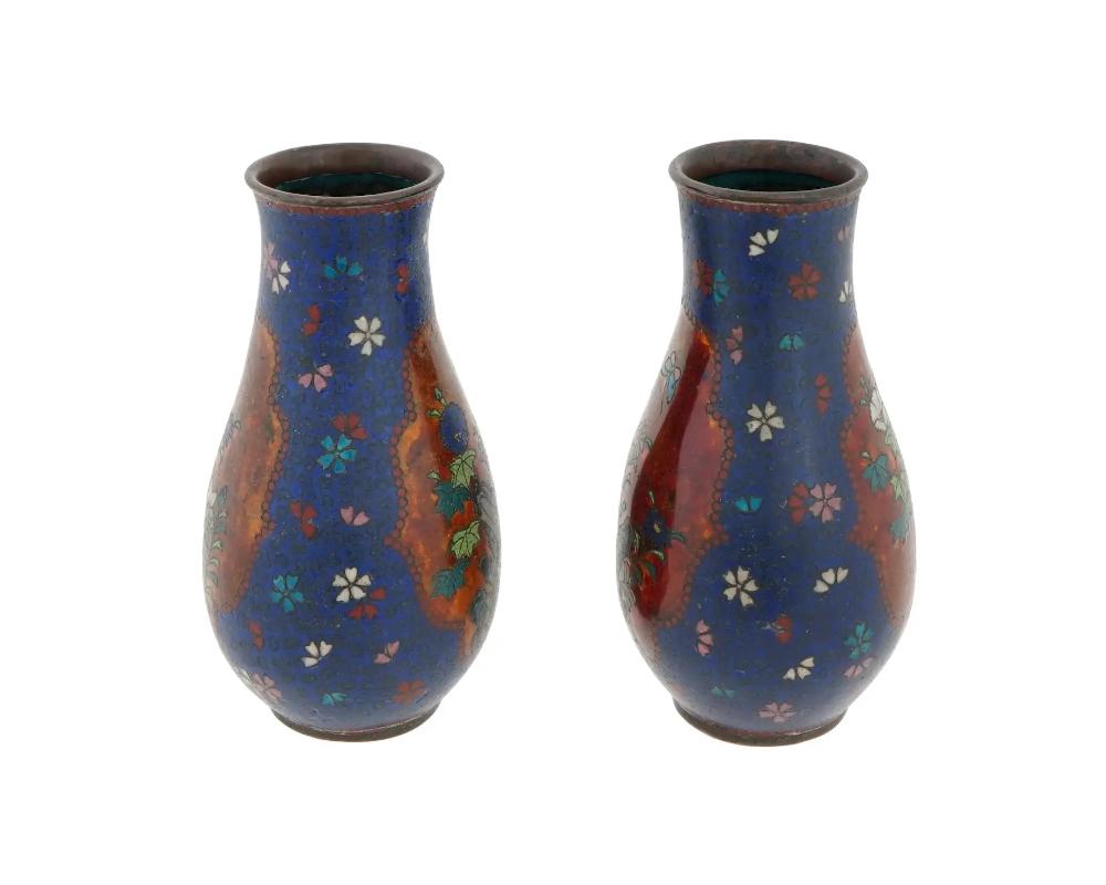 Antique Pair of Early Meiji Japanese Cloisonne Vases in the Style of Namikawa In Good Condition For Sale In New York, NY