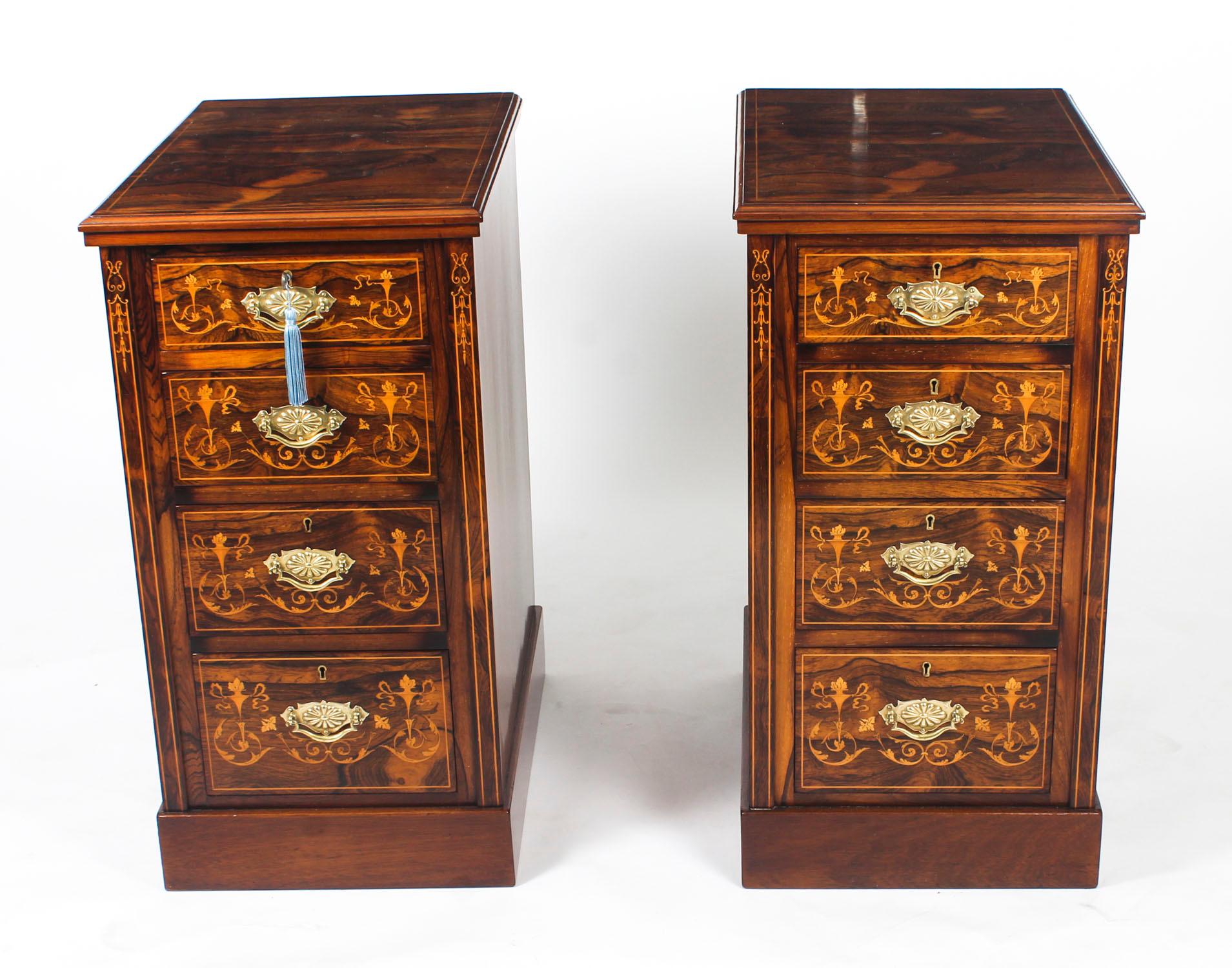 This is a stunning pair of Antique Edwardian English Gonçalo Alves and marquetry bedside chests, circa 1890 in date.

They are crafted from solid mahogany which has been veneered in the most beautiful Gonçalo Alves. They feature exquisite boxwood