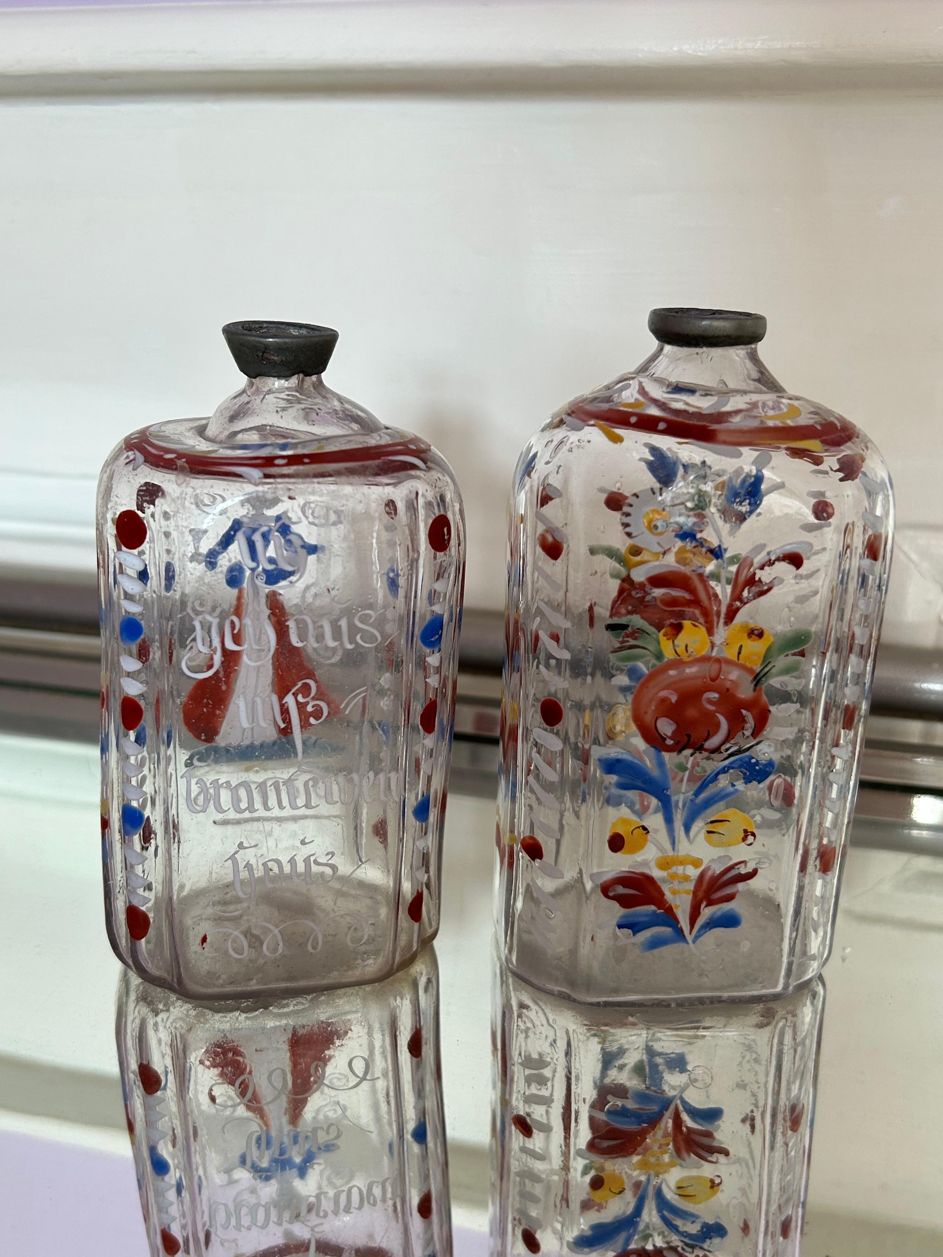 Antique Pair of Enameled Decorated Clear Glass Bottles, Germany, 18th Century For Sale 3