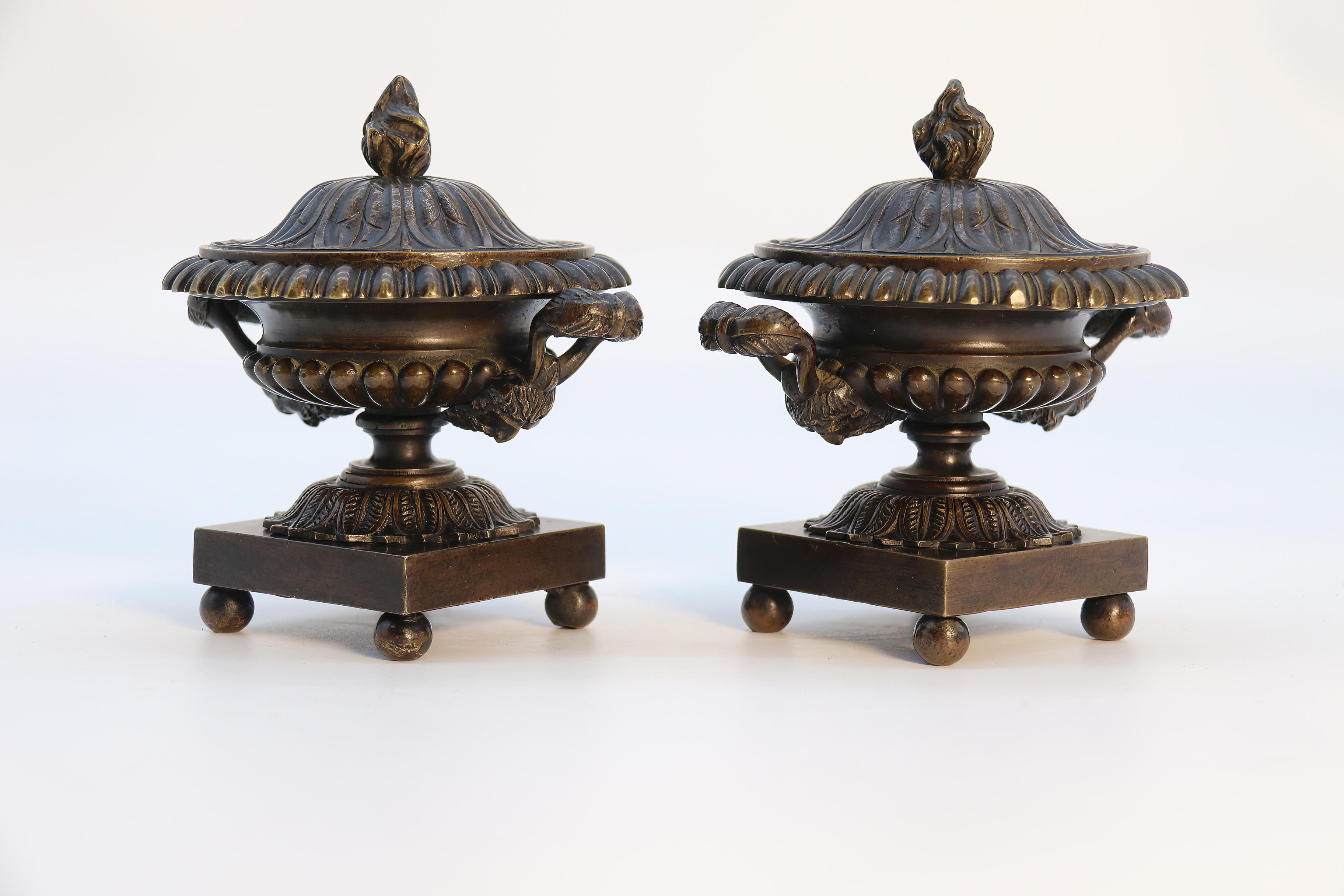 Cast Antique  pair of English Regency period classical bronze urns,  circa 1820 For Sale