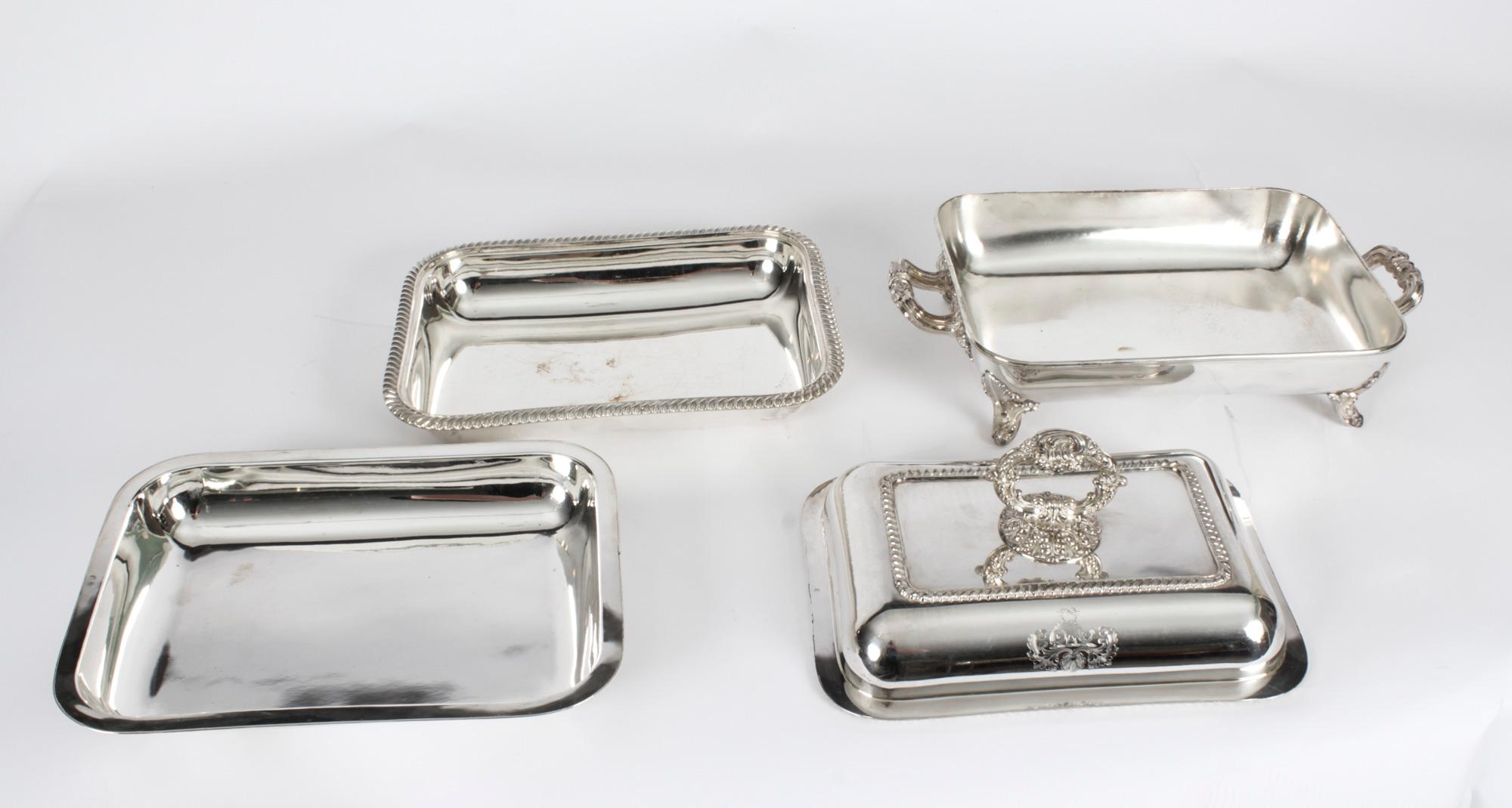 Antique Pair of English Silver Plated Entrée Dishes, Mid-19th Century 10