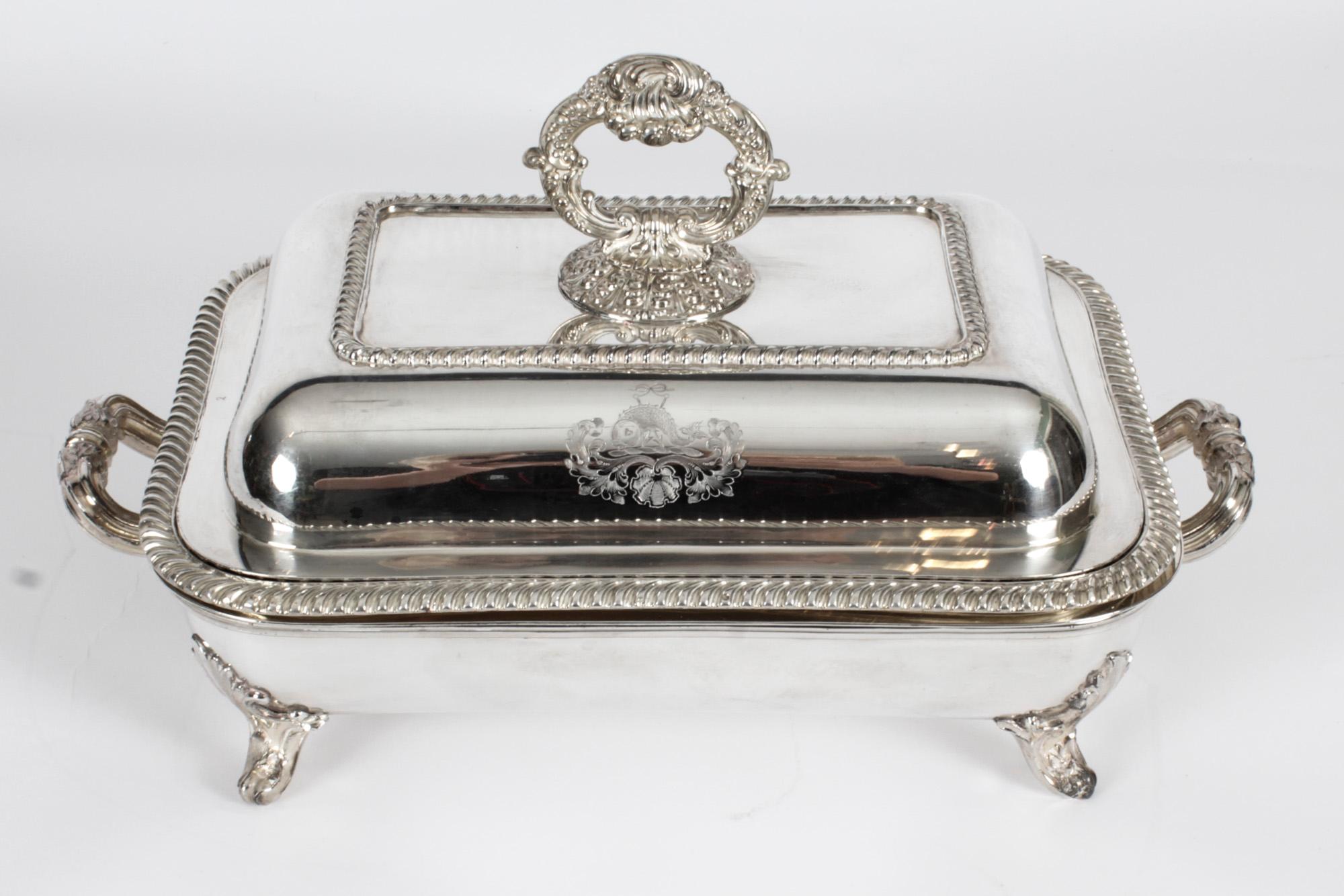 Antique Pair of English Silver Plated Entrée Dishes, Mid-19th Century 12