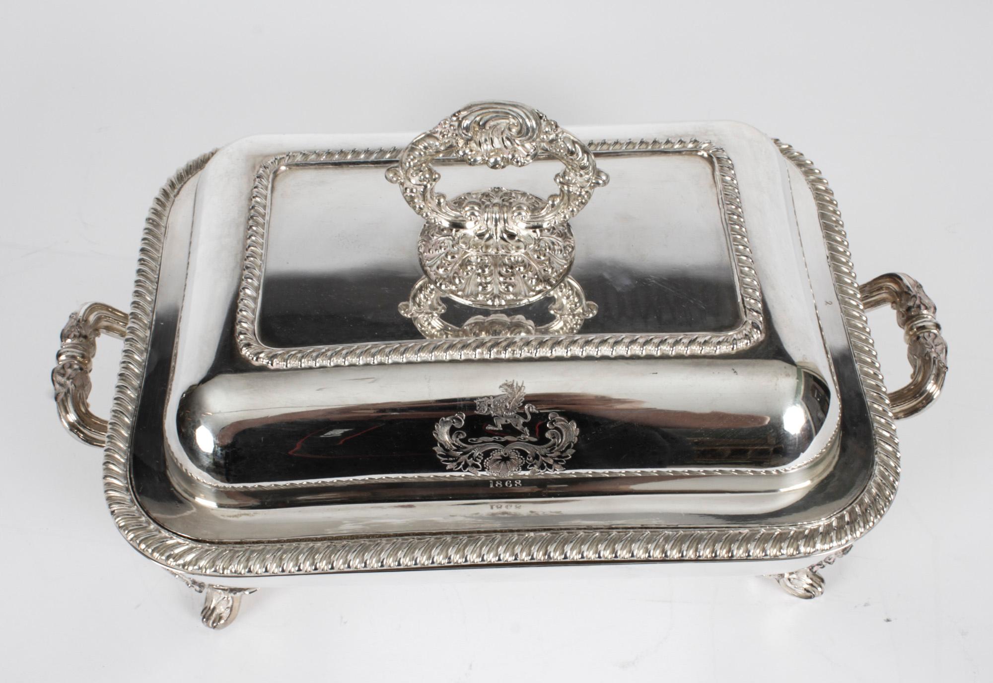 Antique Pair of English Silver Plated Entrée Dishes, Mid-19th Century 13