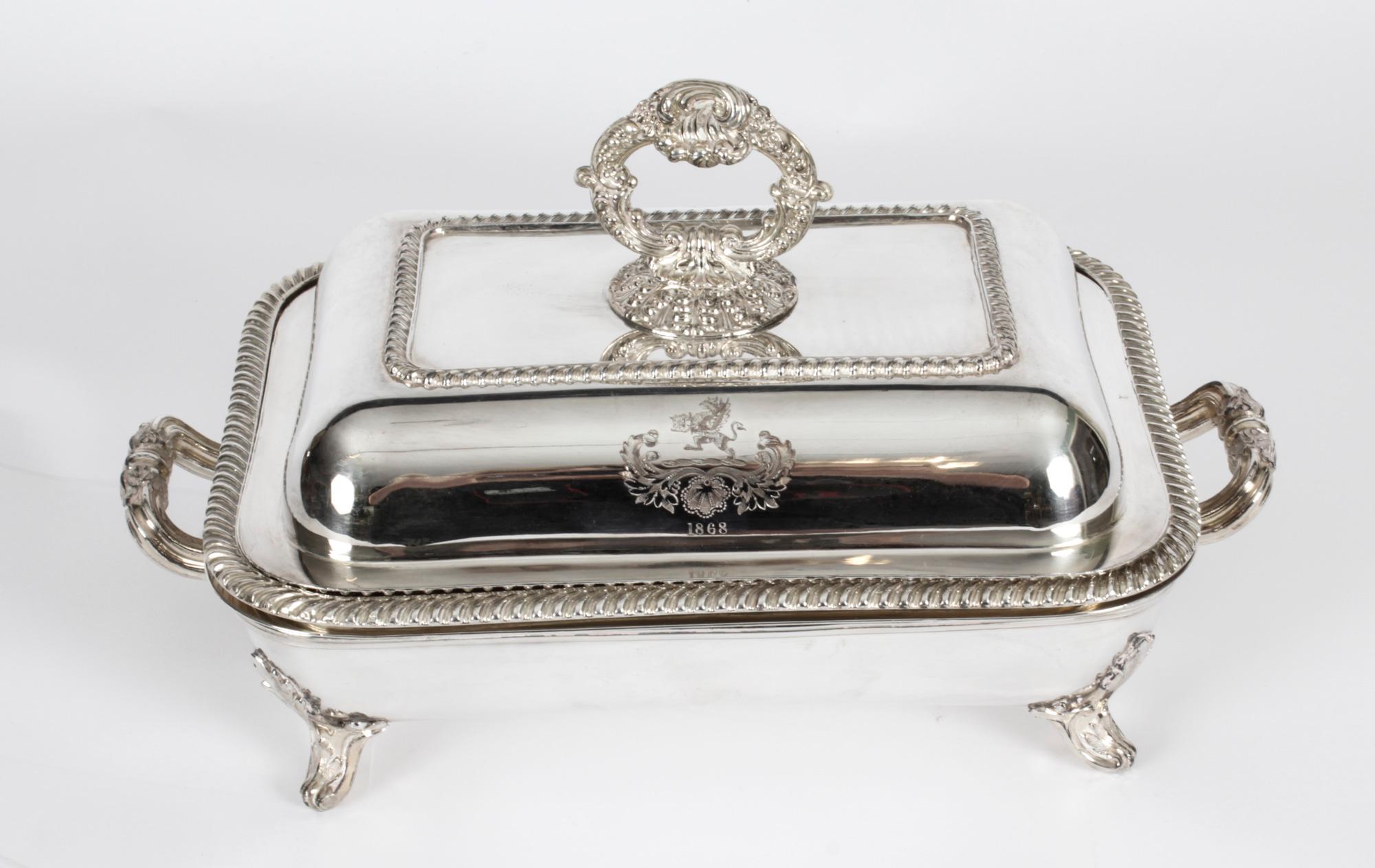 Antique Pair of English Silver Plated Entrée Dishes, Mid-19th Century 5