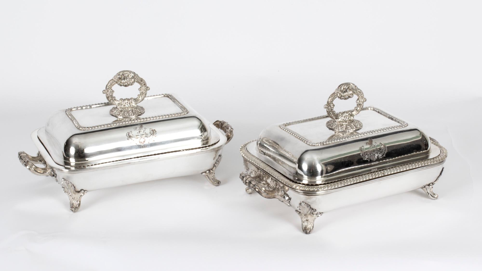 Antique Pair of English Silver Plated Entrée Dishes, Mid-19th Century 6