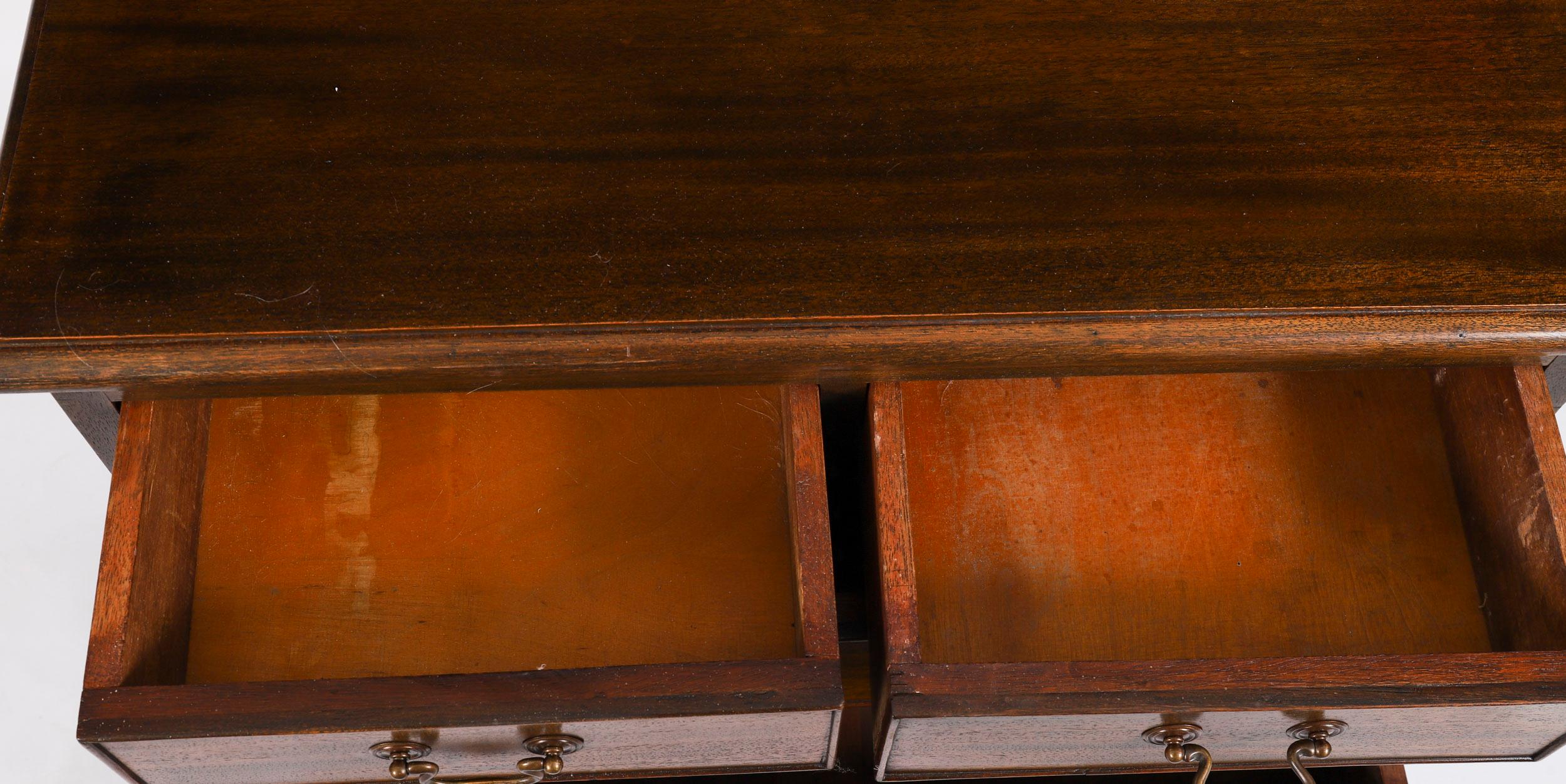 Antique Pair of Flame Mahogany Bedside Chests Cabinets Mid 20th Century For Sale 9