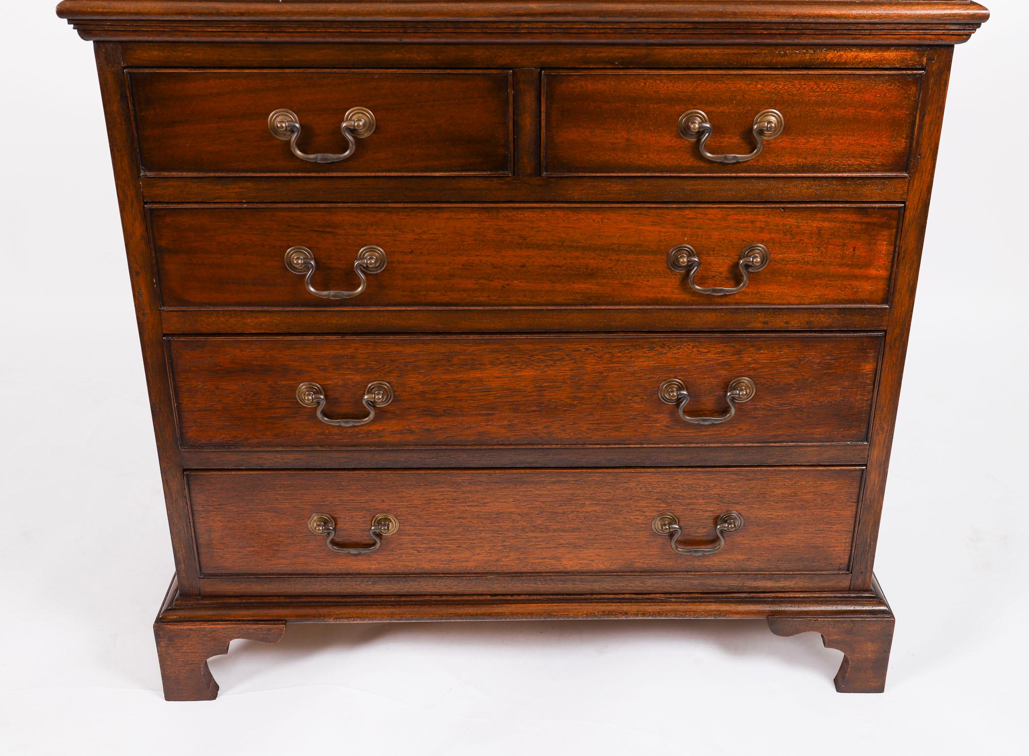 Antique Pair of Flame Mahogany Bedside Chests Cabinets Mid 20th Century For Sale 2