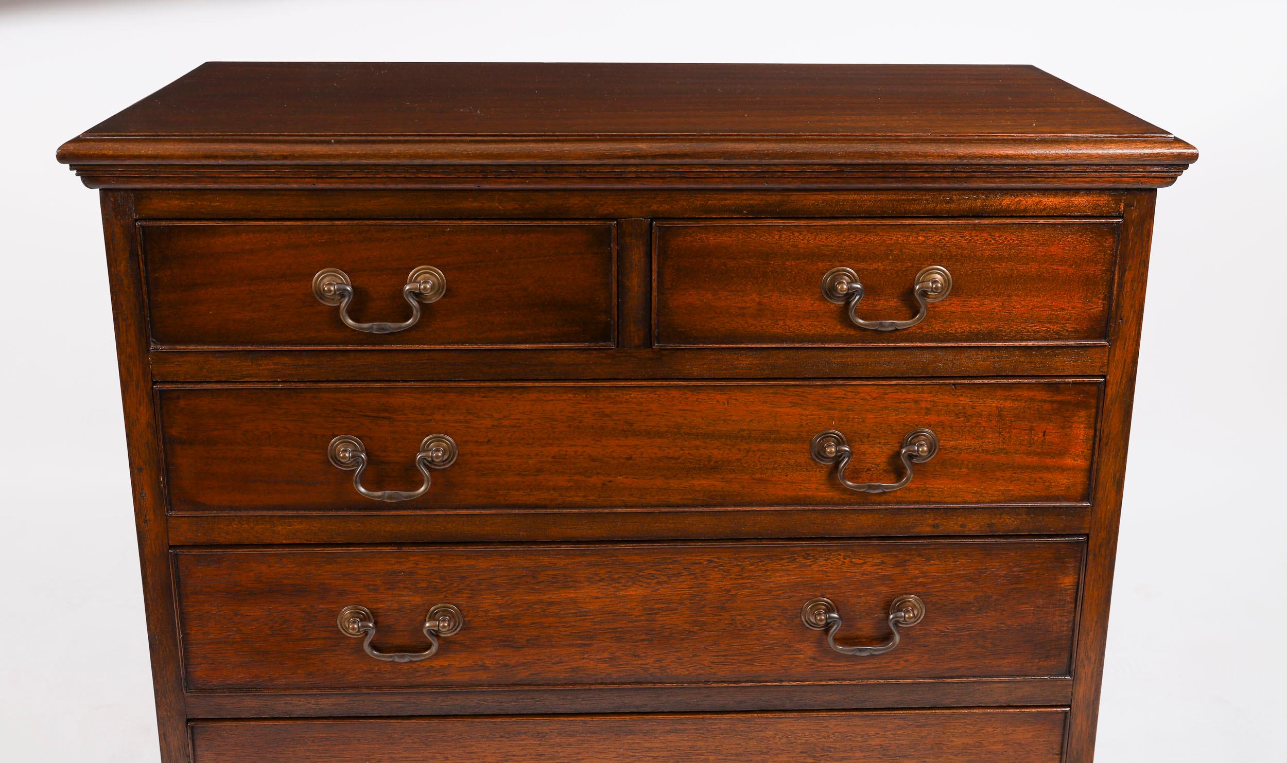 Antique Pair of Flame Mahogany Bedside Chests Cabinets Mid 20th Century For Sale 3