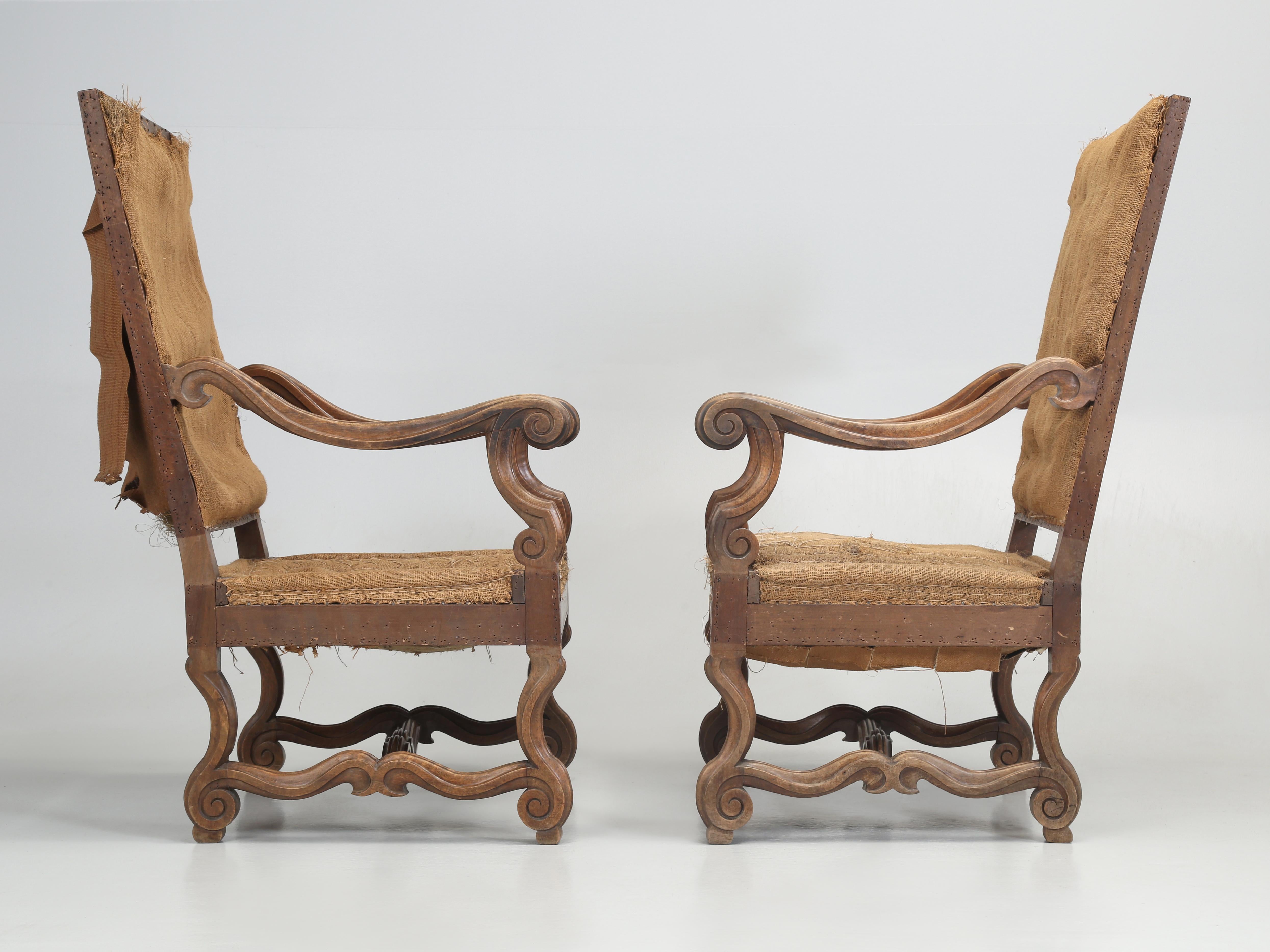 Antique Pair of French Armchairs or Throne Chairs Requiring Full Restoration 5