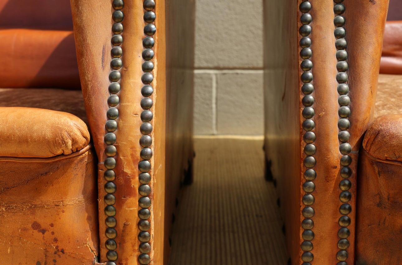 Paire de chaises longues en cuir brun vieilli de style Arte Antiques en vente 4