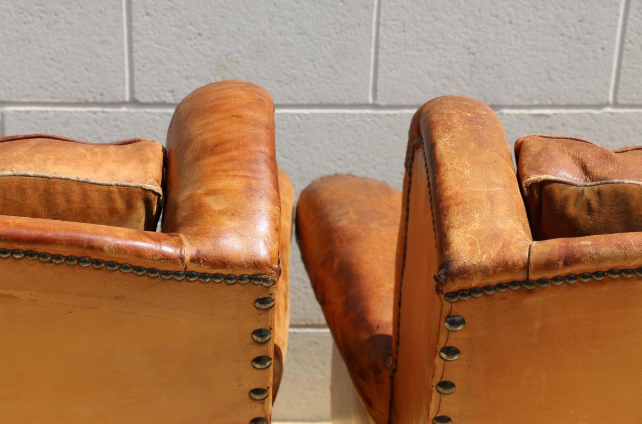 Paire de chaises longues en cuir brun vieilli de style Arte Antiques en vente 2