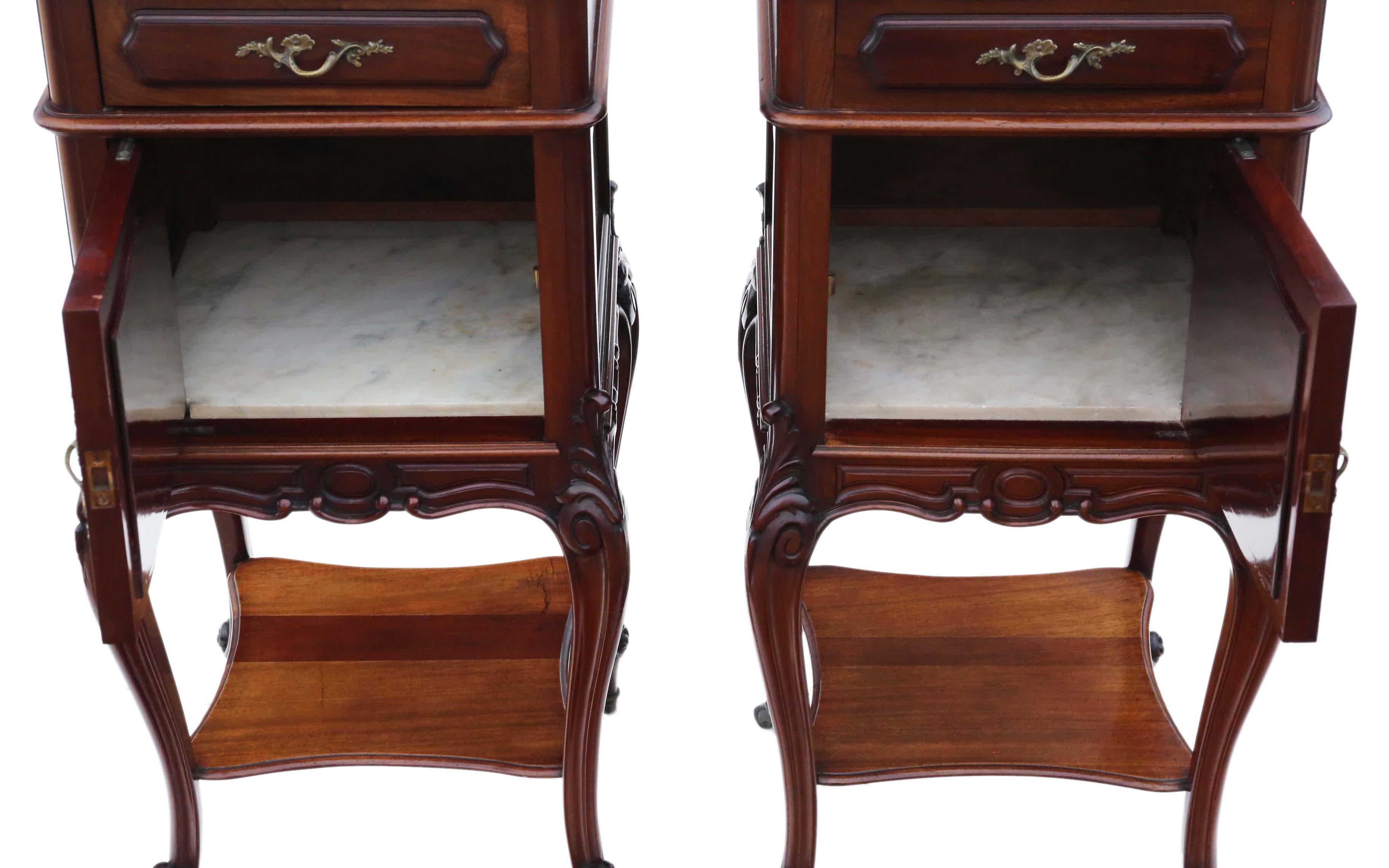 Marbre Ancienne paire de tables de chevet françaises, armoires et plateaux en marbre en vente