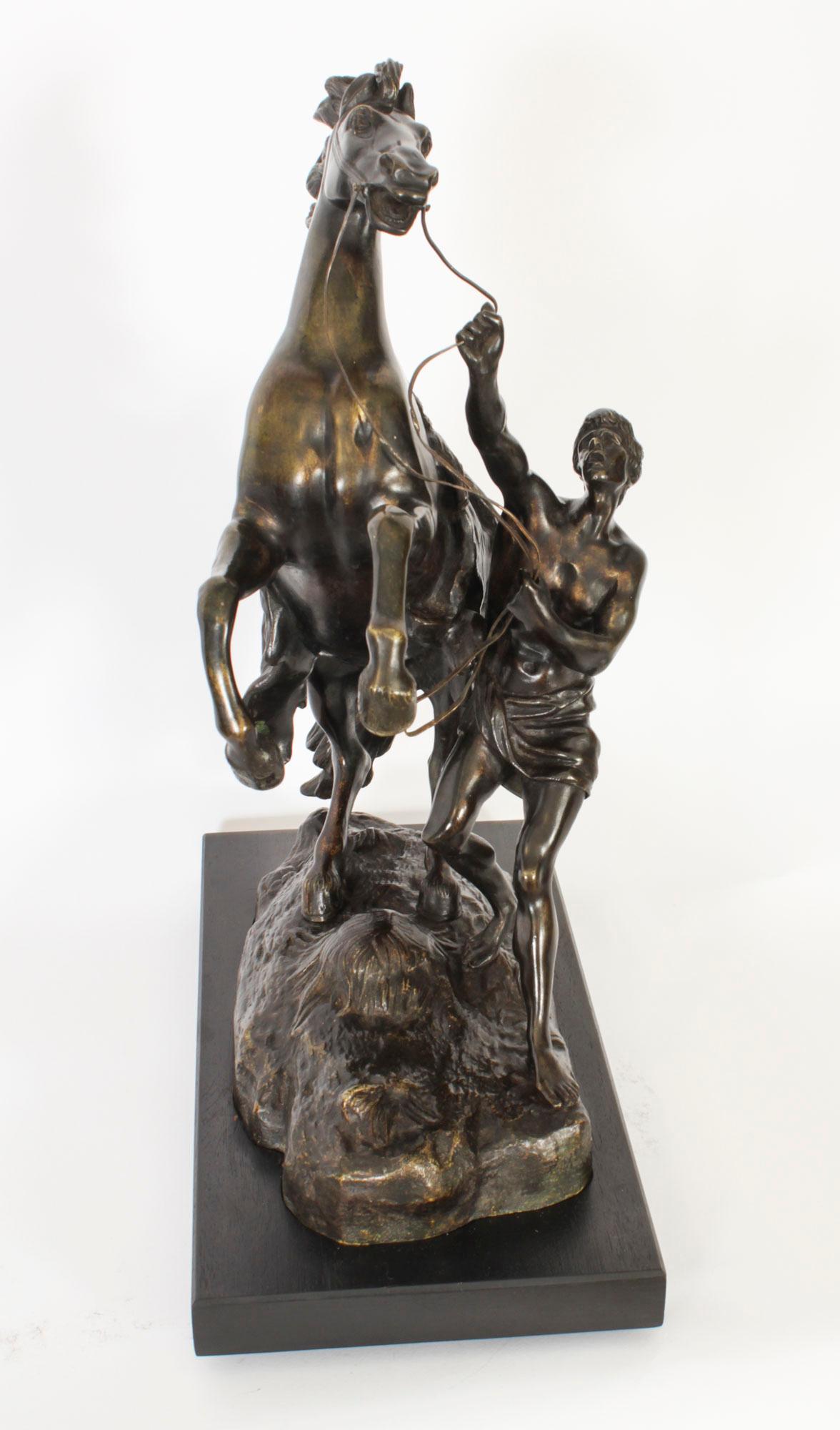 Paire de sculptures françaises de chevaux en bronze par Cousteau 19ème siècle en vente 2