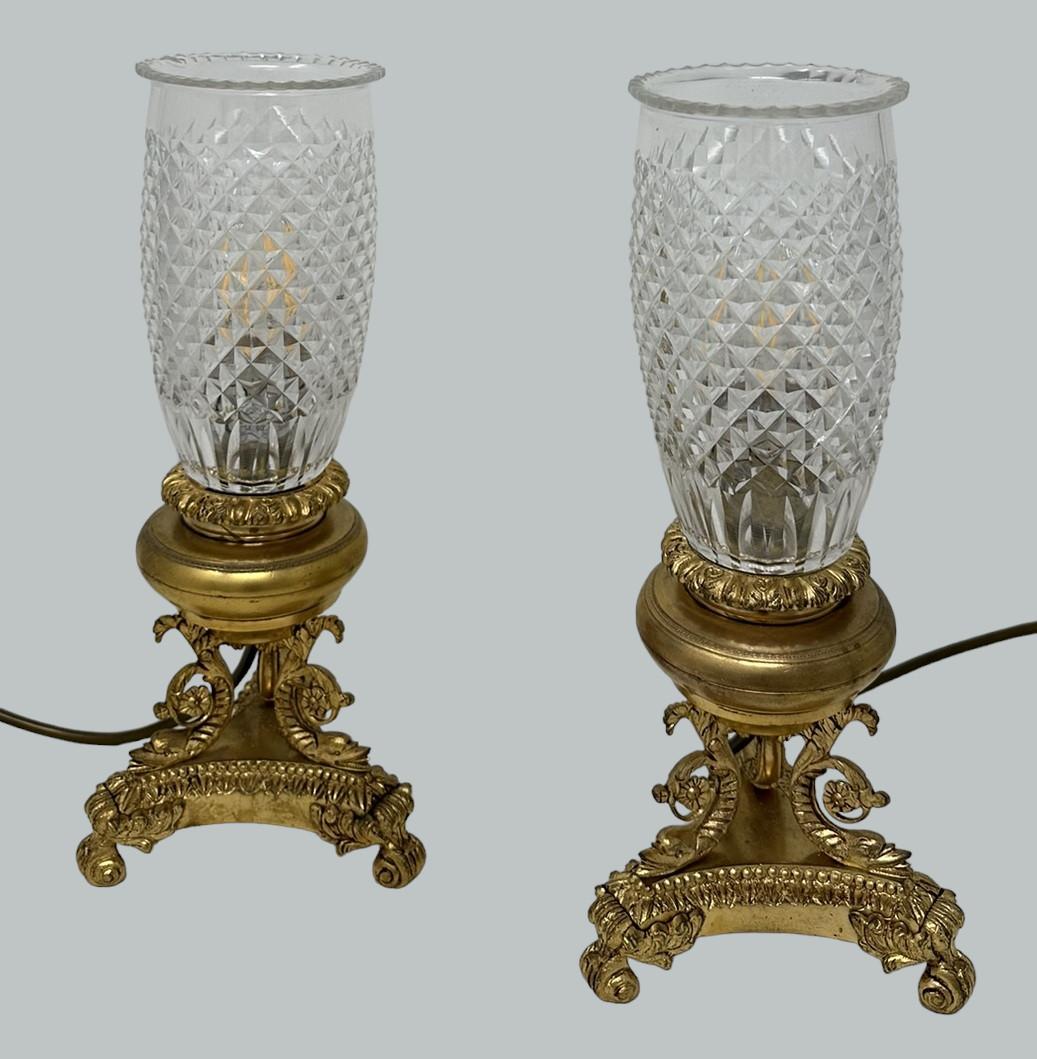Début de l'époque victorienne Paire de chandeliers anciens en bronze doré, néoclassique et doré à l'or fin en vente