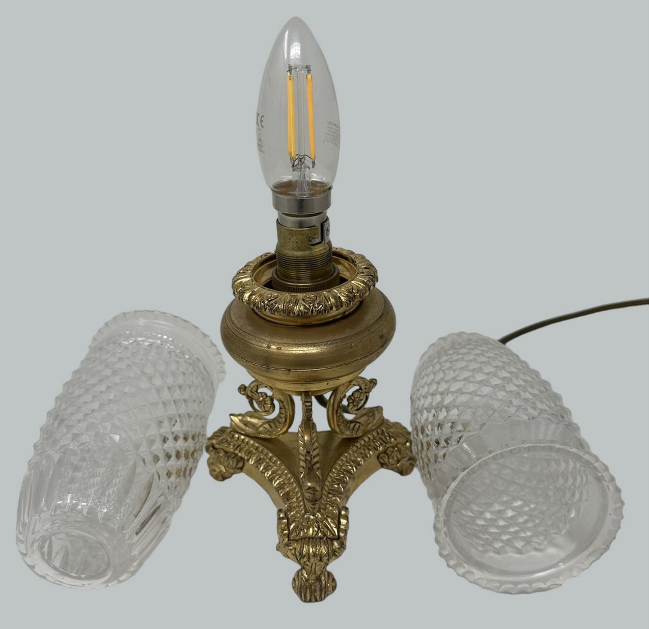 Bronze Paire de chandeliers anciens en bronze doré, néoclassique et doré à l'or fin en vente