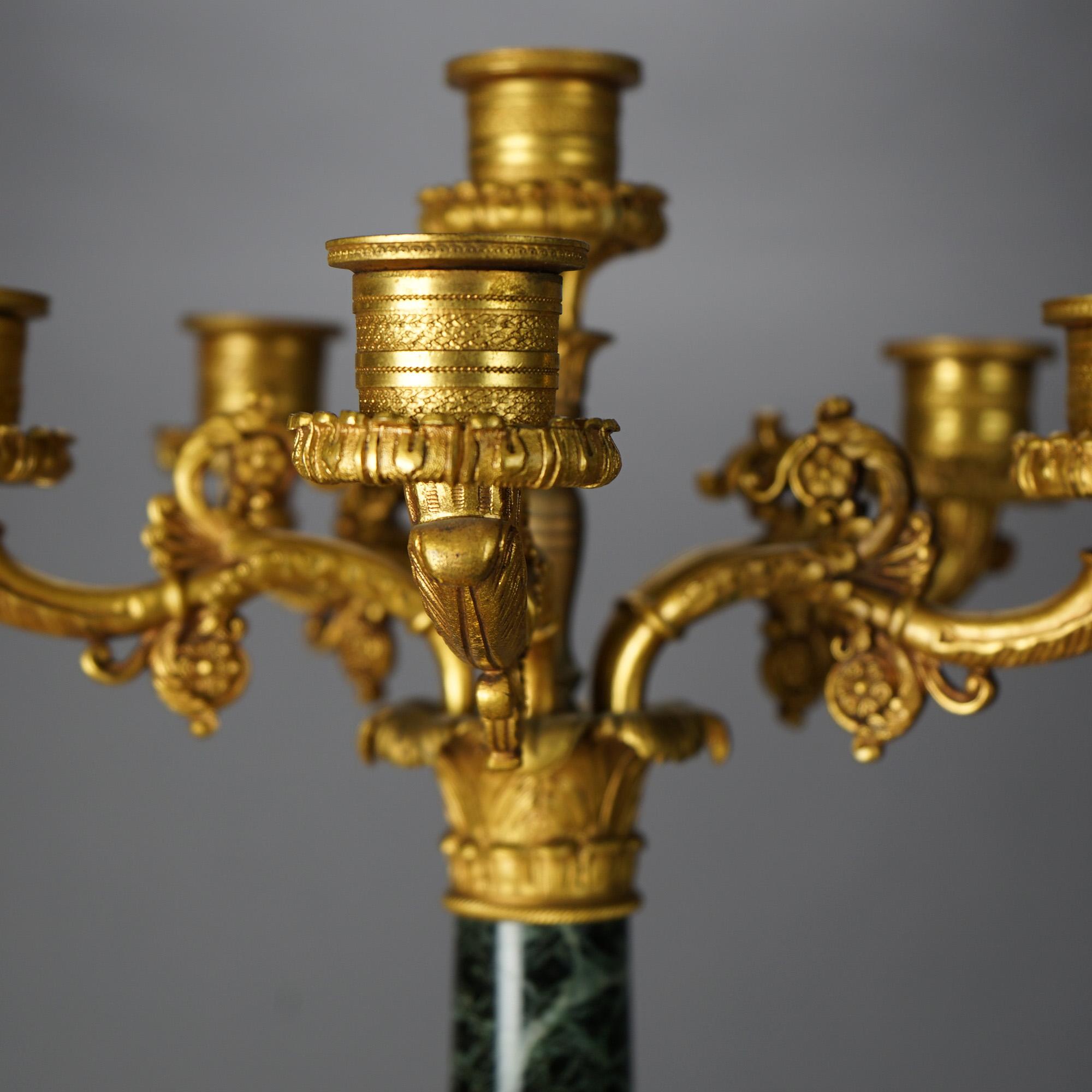 Paar antike französische Empire-Kandelaber aus vergoldeter Bronze und Marmor, 19. Jahrhundert im Angebot 5