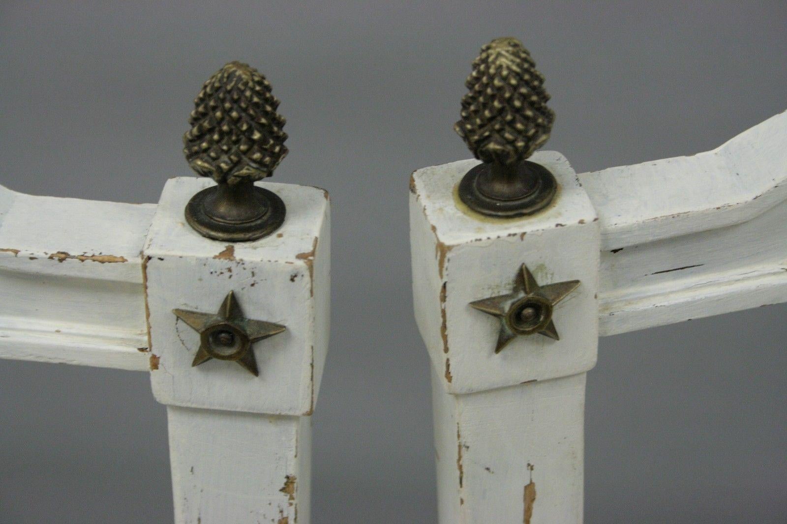 20ième siècle Ancienne paire de chaises d'appoint néoclassiques Louis XVI à dossier en forme de harpe en vente