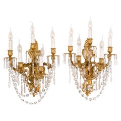 Paire d'anciennes lampes de cheminée françaises en bronze doré et cristal taillé  Appliques Louis XV