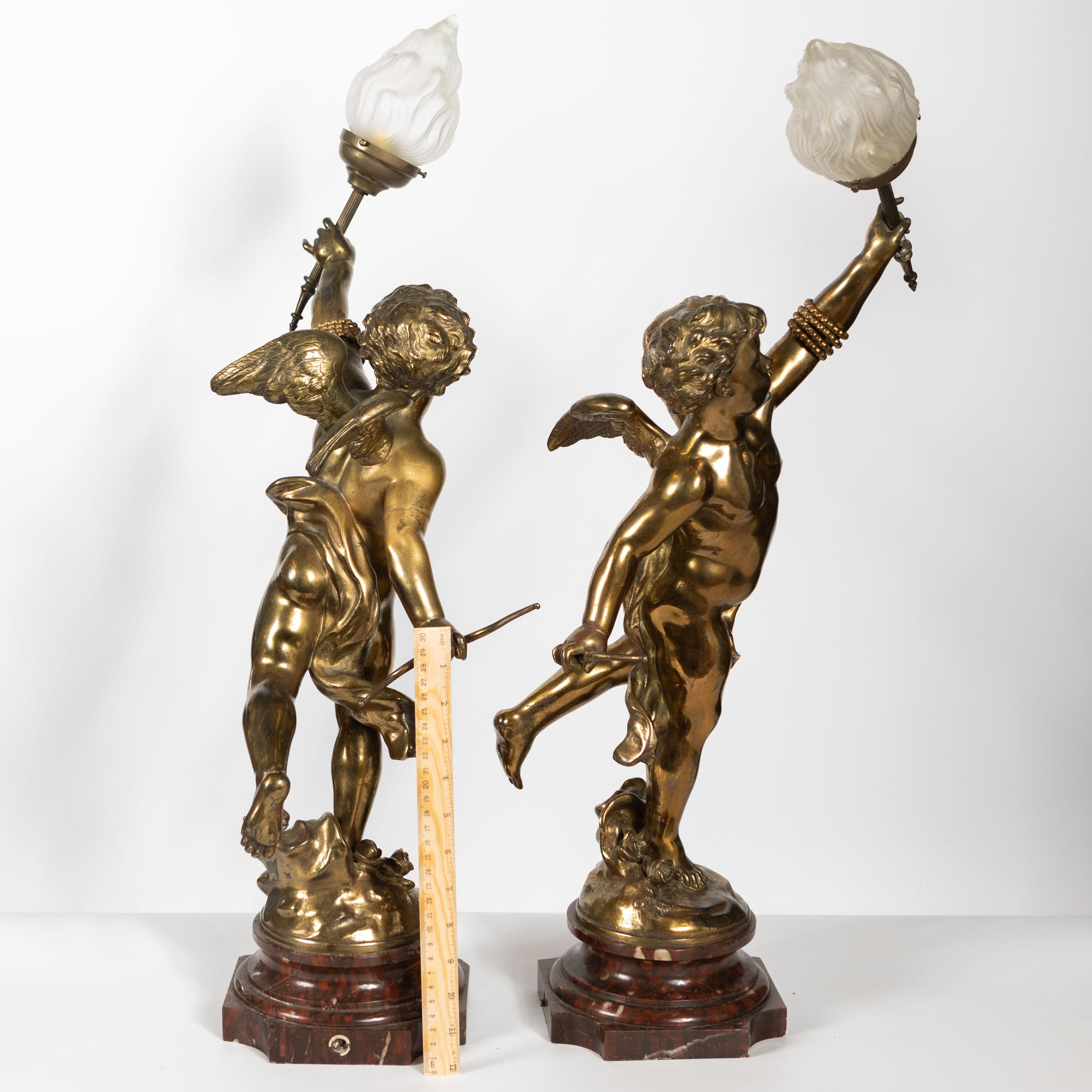 Antigua Pareja De Lámparas De Cupido Francesas Doradas Según Eutrope Bouret (1833-1906) Dorado en venta