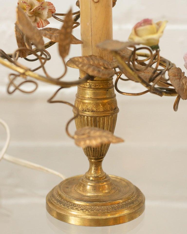 Antique Pair of French Lamps with Porcelain Flowers and Metal and Silk Shades In Good Condition For Sale In Toronto, ON
