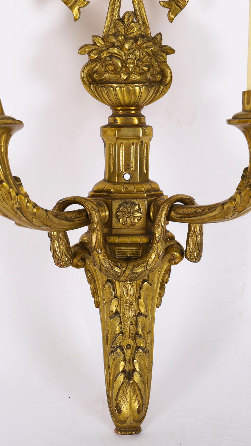 Antique Paire d'appliques en bronze doré à 2 branches de style néo-louisianais 19ème siècle en vente 5