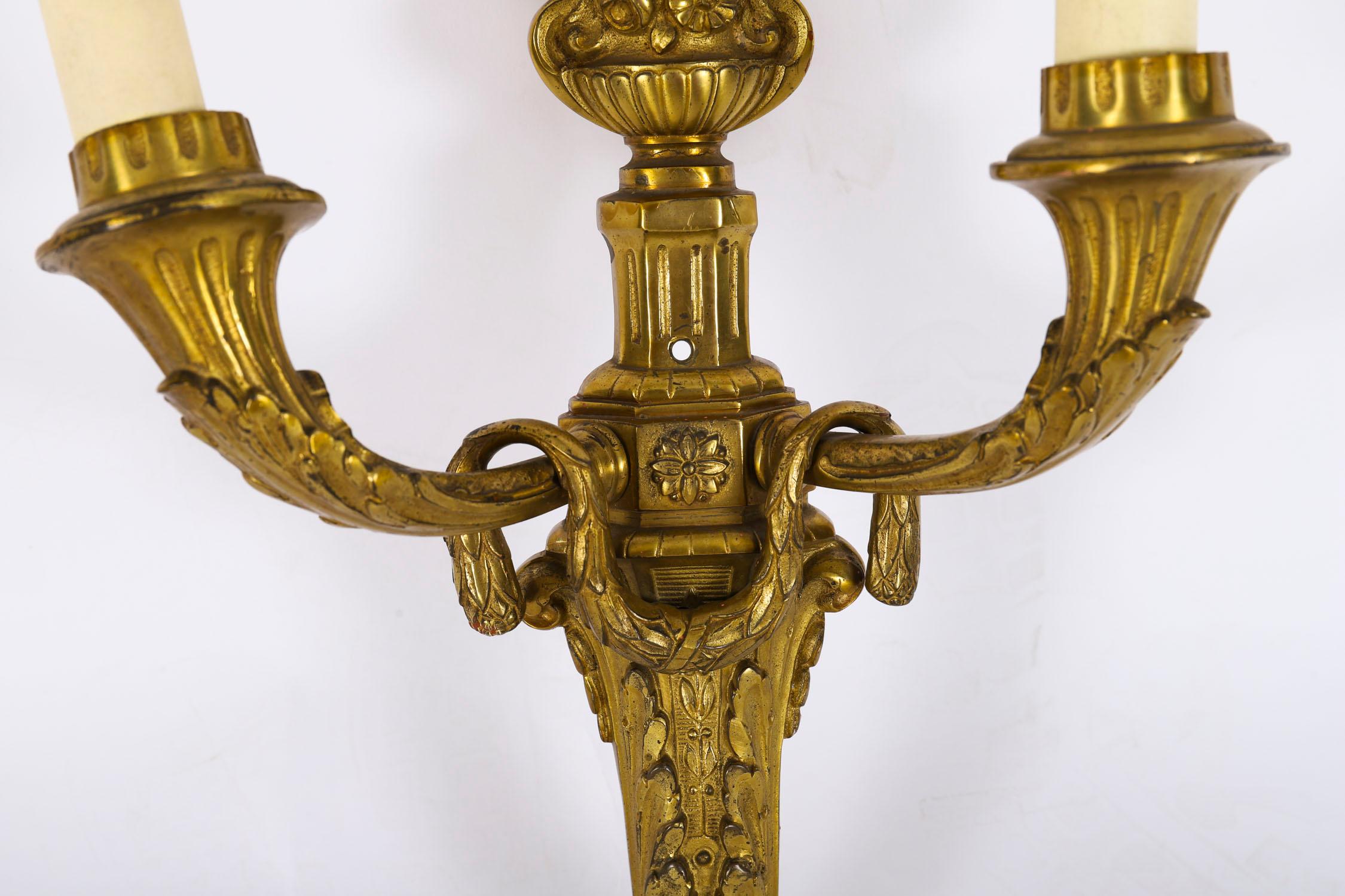 Antique Paire d'appliques en bronze doré à 2 branches de style néo-louisianais 19ème siècle en vente 6
