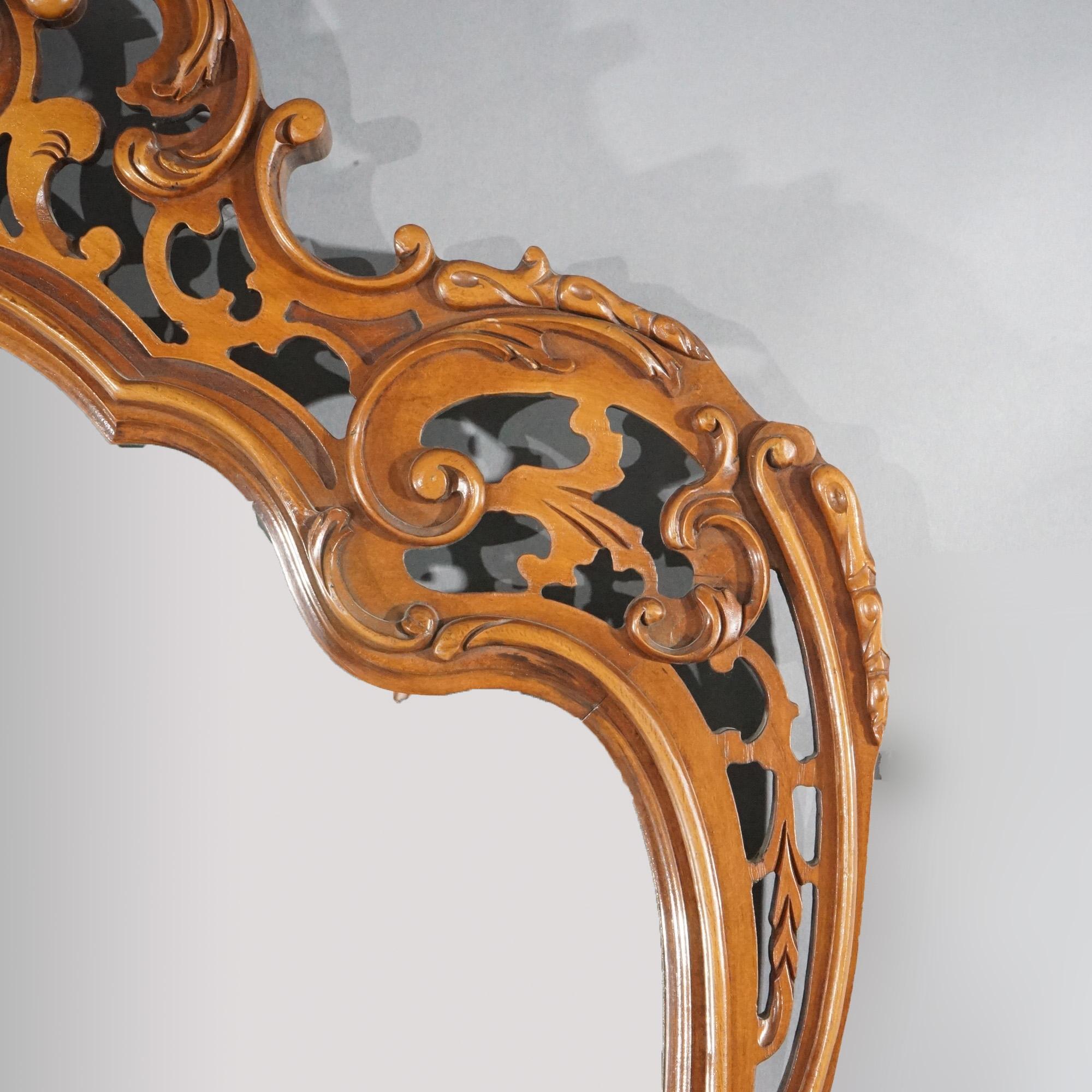 Paire de miroirs anciens français de style Louis XIV en acajou sculpté, datant d'environ 1930 en vente 1