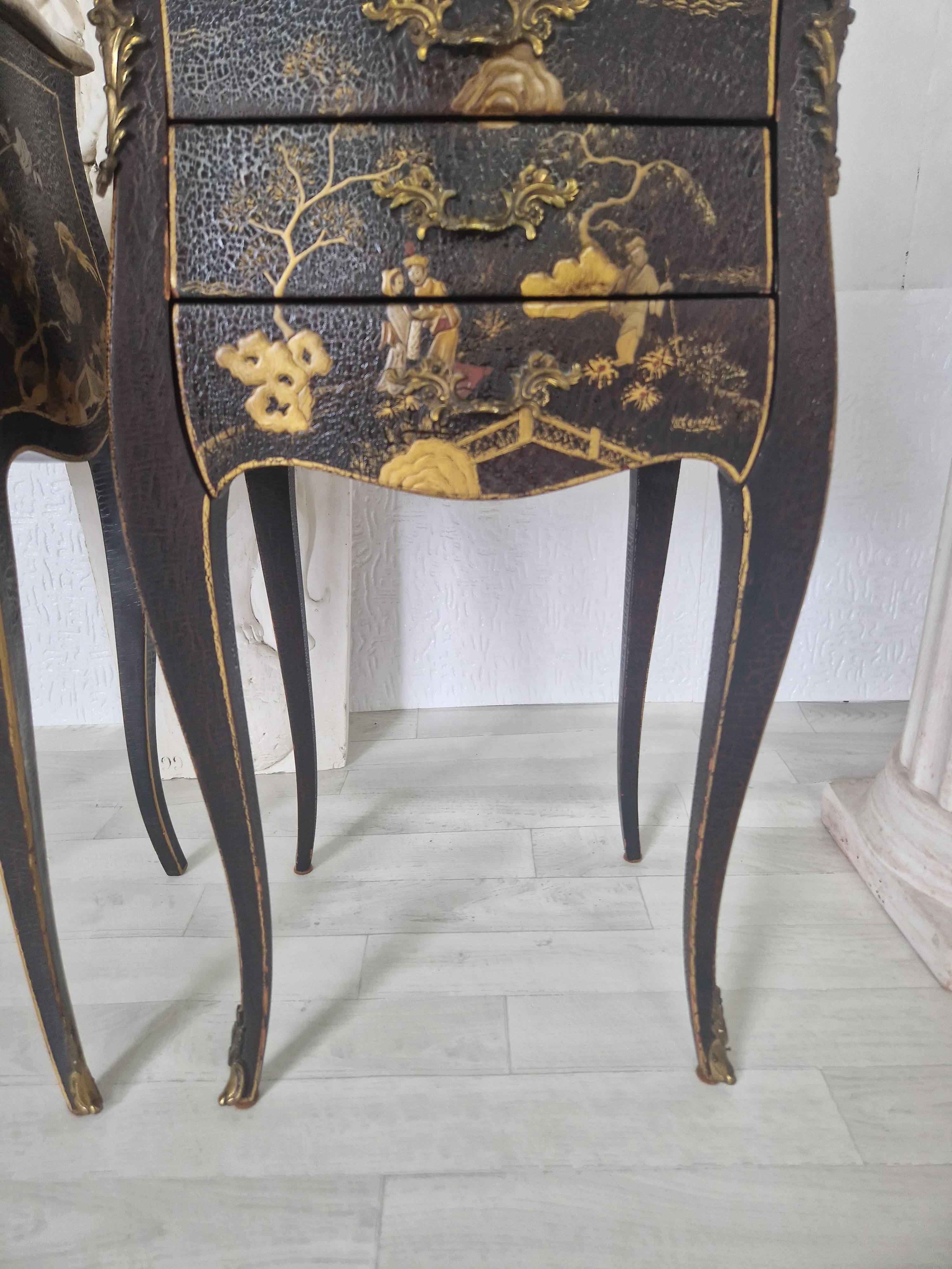 Antique Pair of French Louis XV Chinoiserie Nightstands For Sale 9