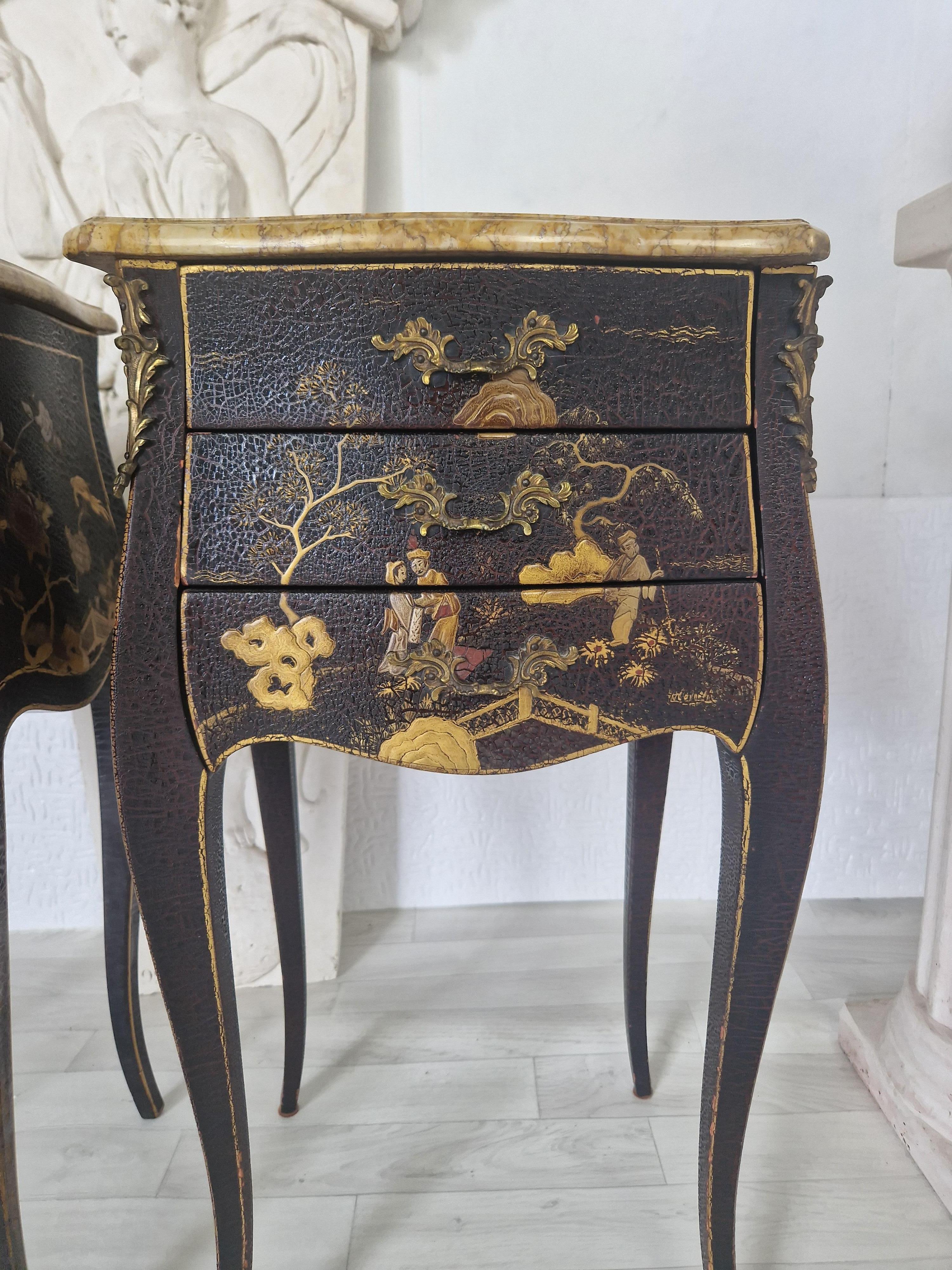 Antique Pair of French Louis XV Chinoiserie Nightstands For Sale 10