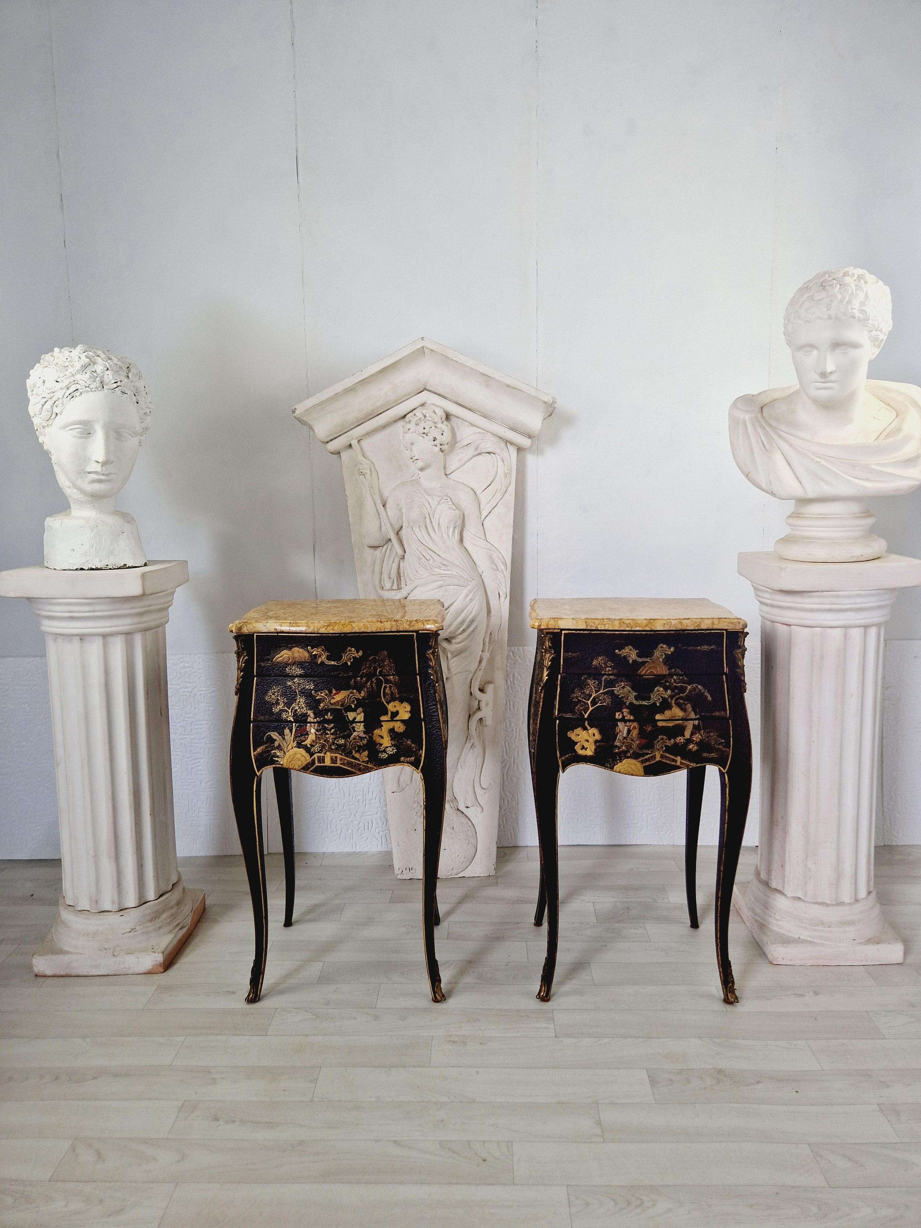 Antique Pair of French Louis XV Chinoiserie Nightstands In Good Condition For Sale In Buxton, GB