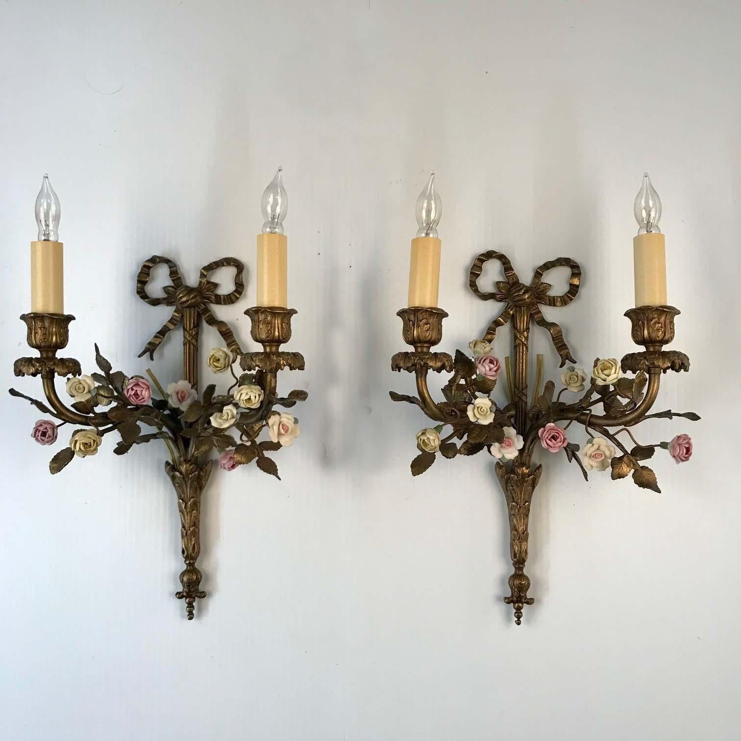 Antique Pair of French Louis XV Style Bronze Wall Sconces 4