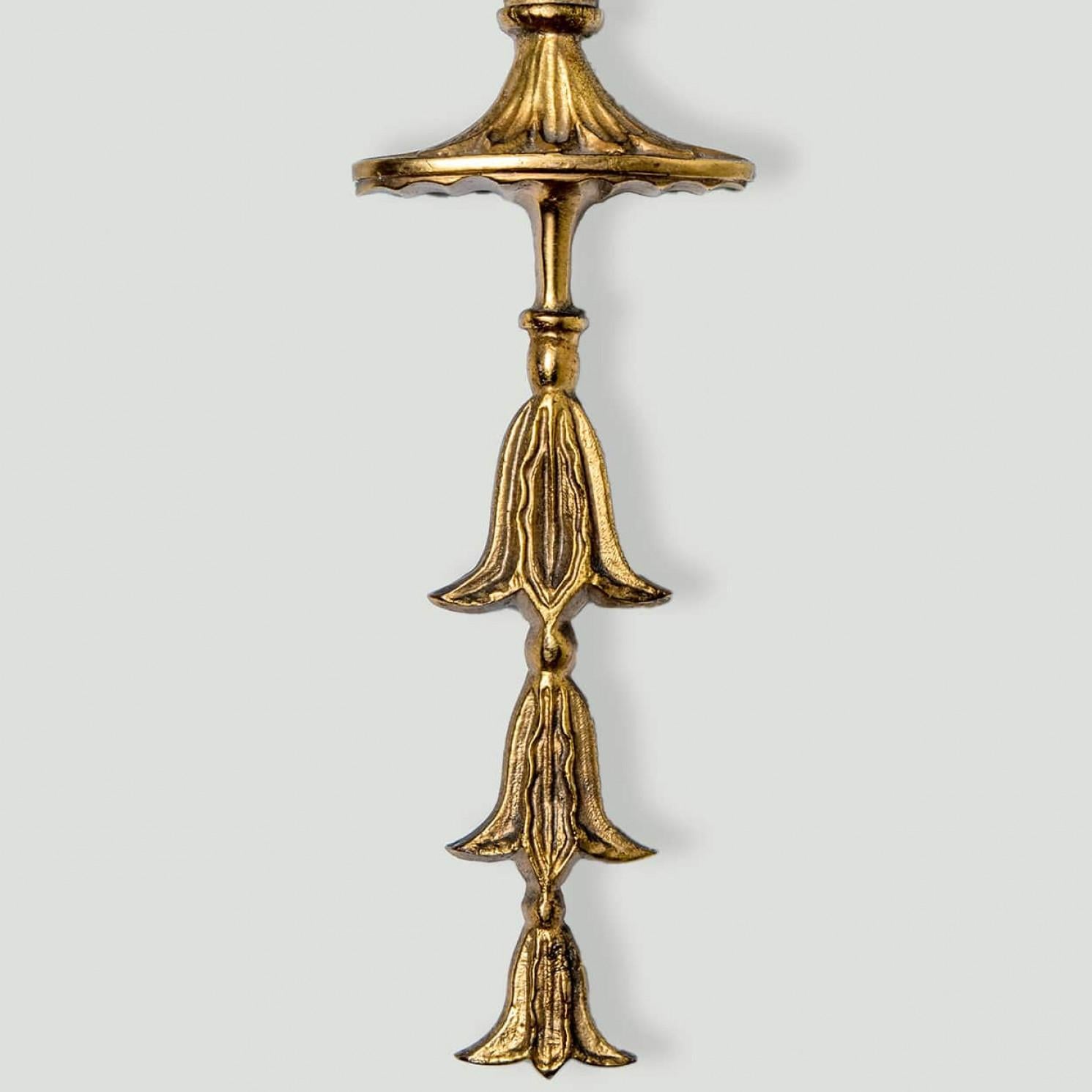 Antikes Paar französischer Wandleuchter aus massiver Bronze im Louis-XVI-Stil, 1920 im Zustand „Hervorragend“ im Angebot in Rijssen, NL
