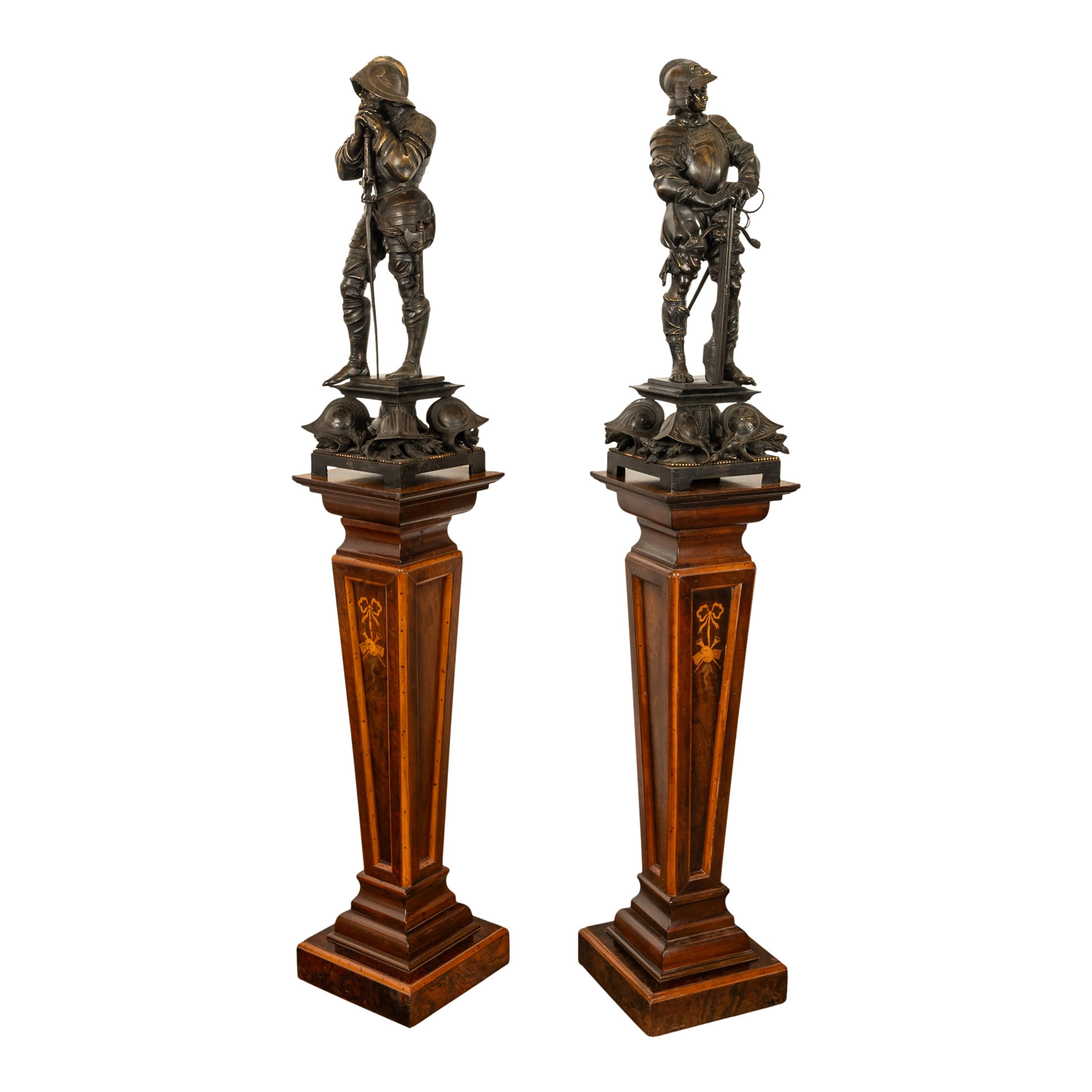 Pareja de grandes esculturas antiguas francesas neorrenacentistas de bronce dorado, obra de Jean-Francois-Theodore Gechter (1795-1844), París, hacia 1840.
Este par de bronces antiguos, muy finos y grandes, se apoyan en los pedestales originales de