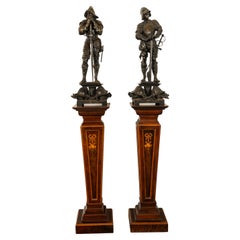 Antiguo par de estatuas de soldados franceses neorrenacentistas de bronce Esculturas 1840