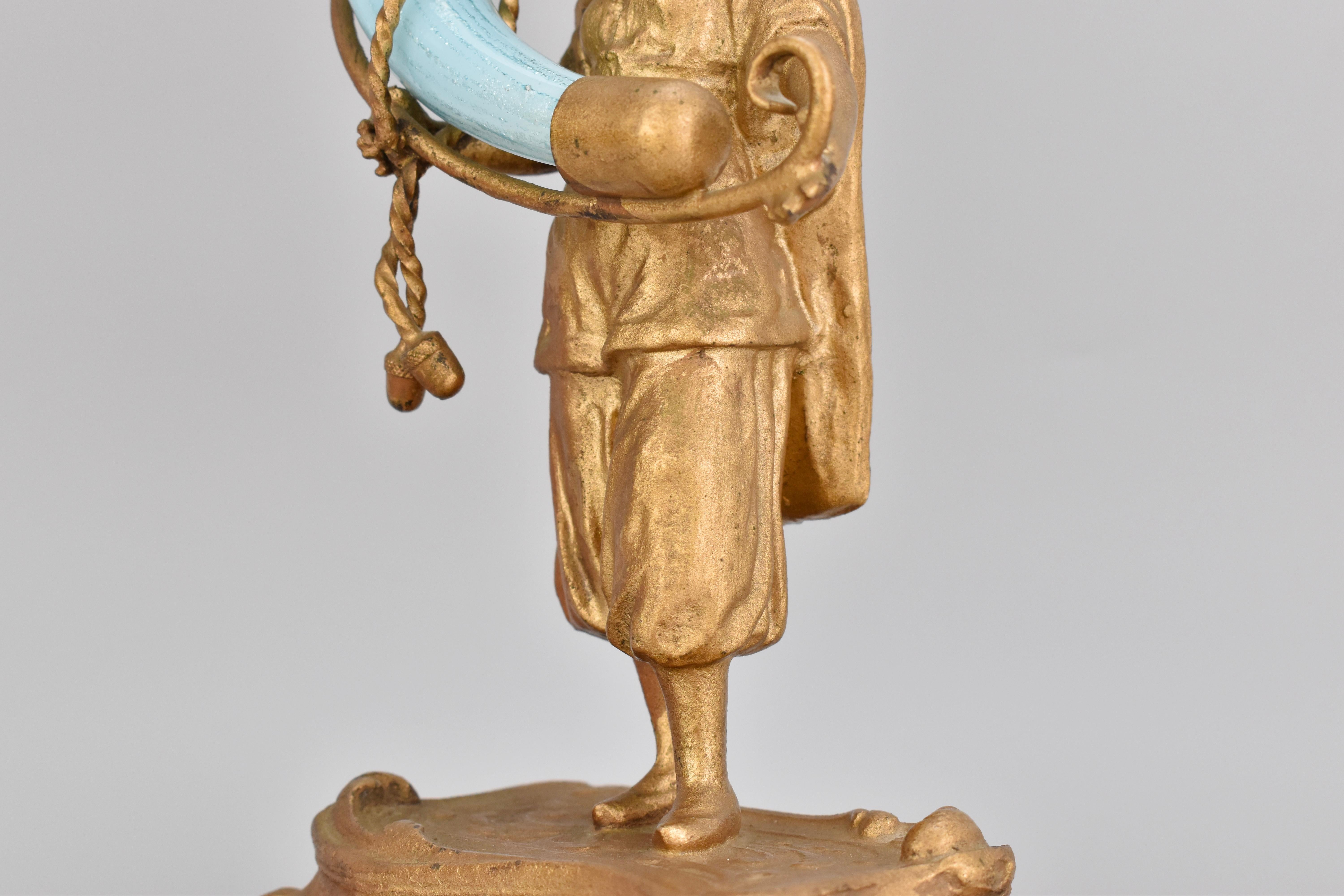 Coppia di vasi Epergne in vetro opalino francese con bronzo, XIX secolo in vendita 2