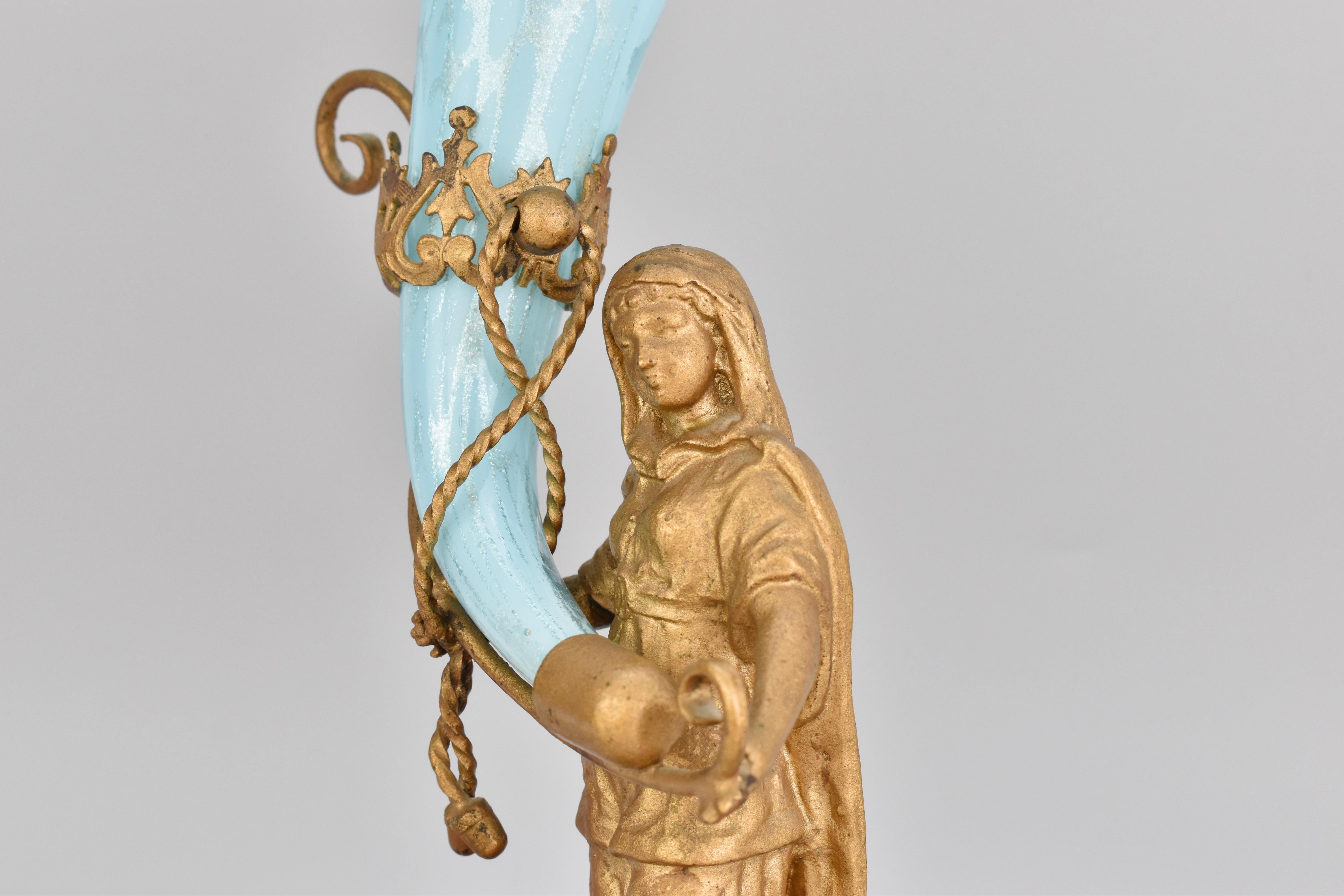 Coppia di vasi Epergne in vetro opalino francese con bronzo, XIX secolo in vendita 3