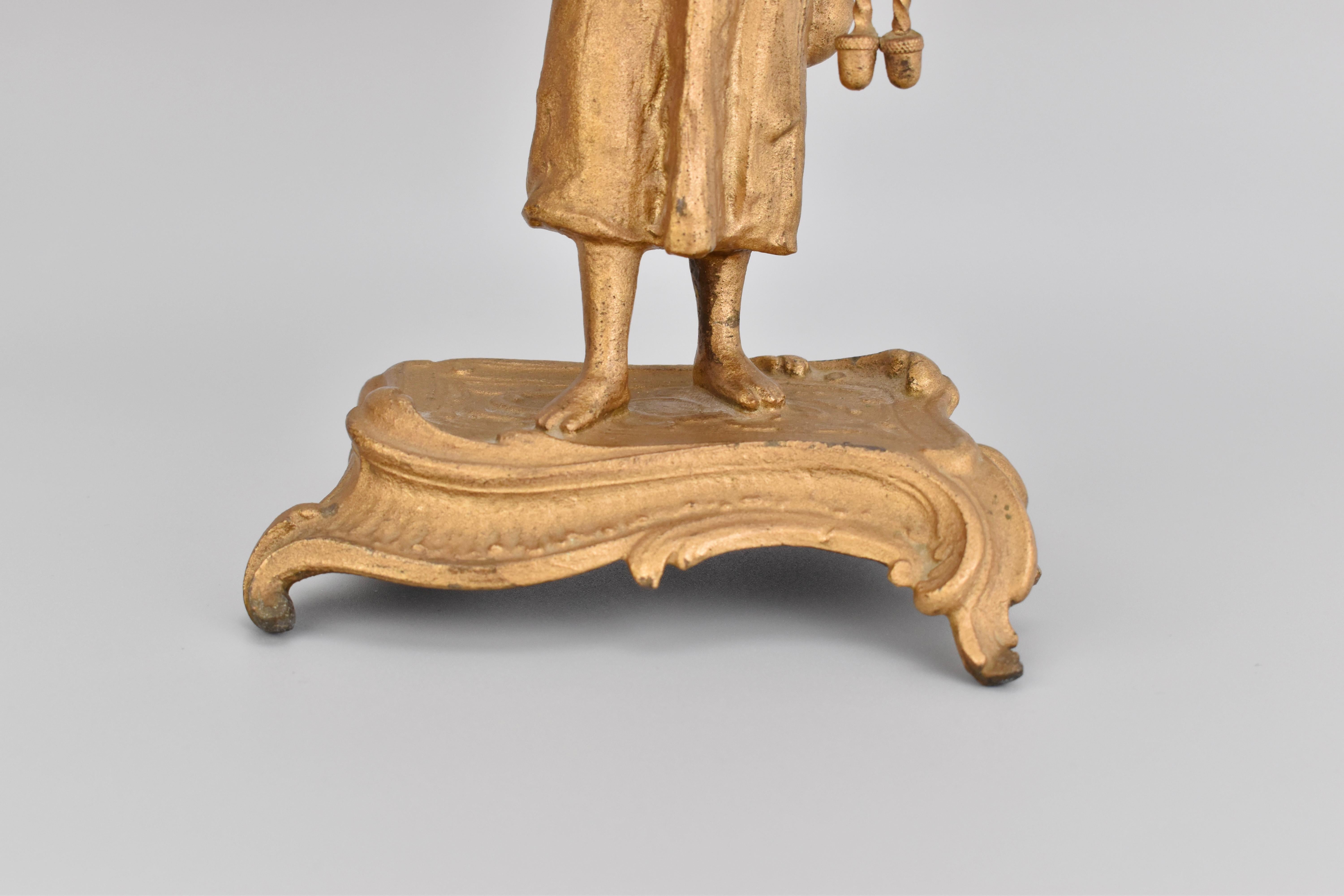 Coppia di vasi Epergne in vetro opalino francese con bronzo, XIX secolo In condizioni buone in vendita a Rostock, MV