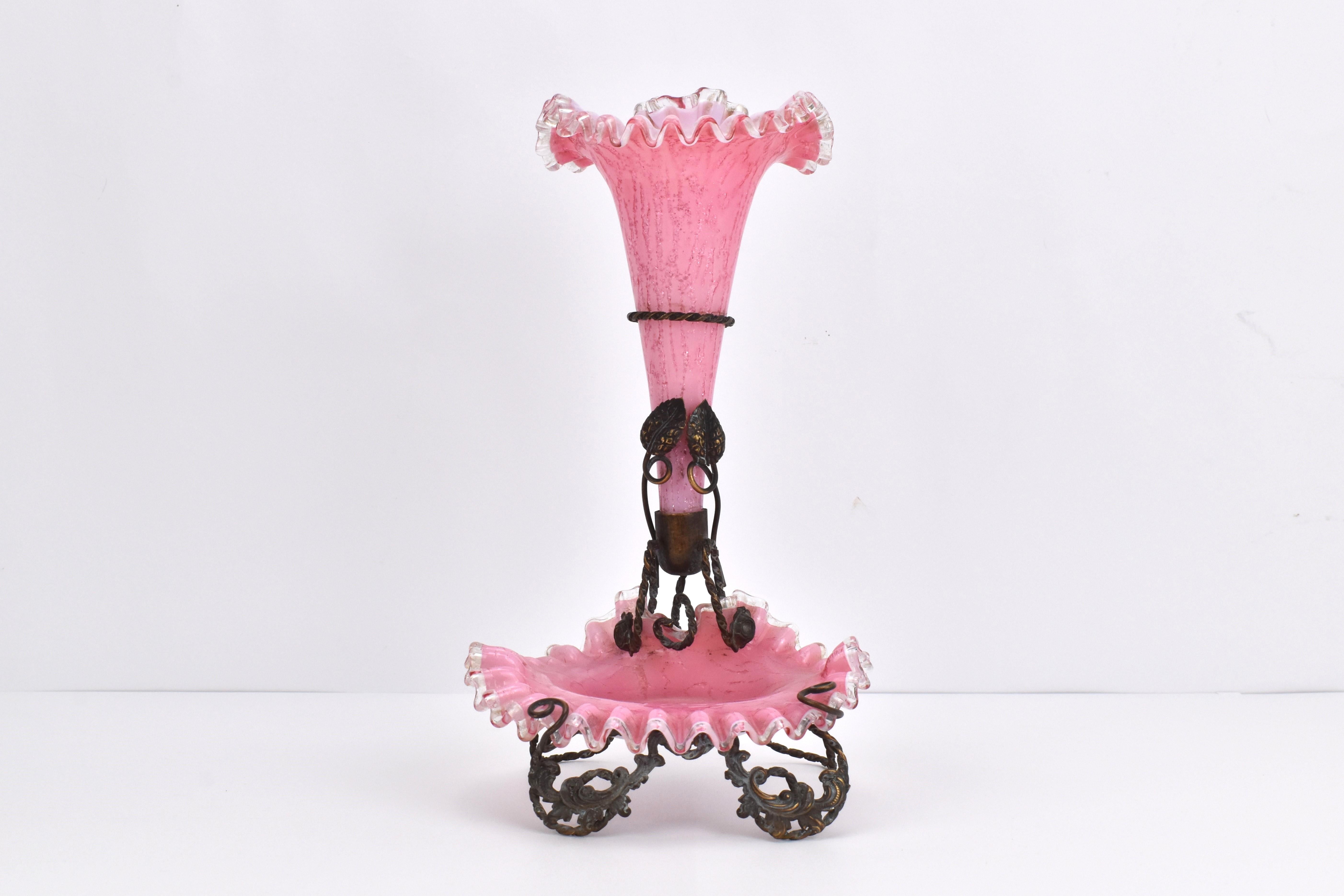 Dorato Antica coppia di Epergne in vetro d'arte opalino a sovrapposizione francese, XIX secolo in vendita
