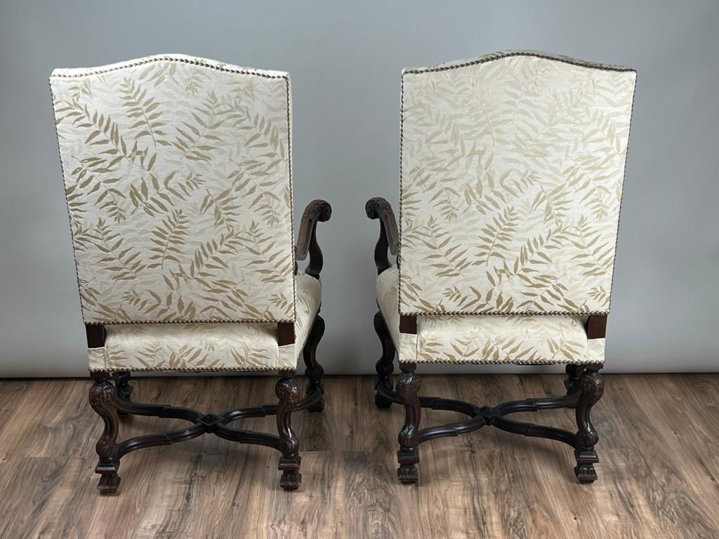Antique French Régence Style Carved Mahogany Arm Chairs, c. Frühes 19. Jahrhundert im Angebot 4