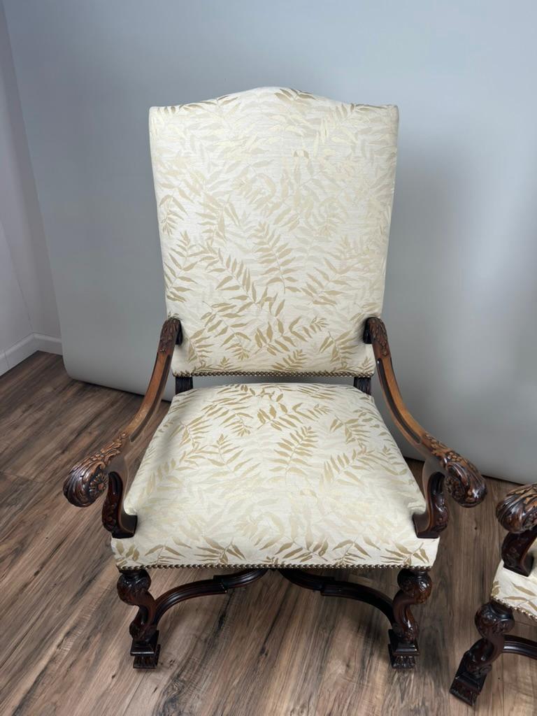 Antique French Régence Style Carved Mahogany Arm Chairs, c. Frühes 19. Jahrhundert (Mahagoni) im Angebot