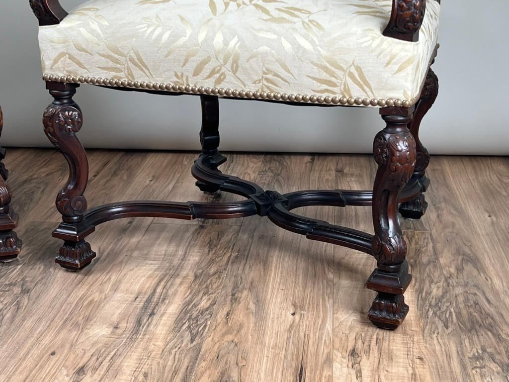 Antique French Régence Style Carved Mahogany Arm Chairs, c. Frühes 19. Jahrhundert im Angebot 2